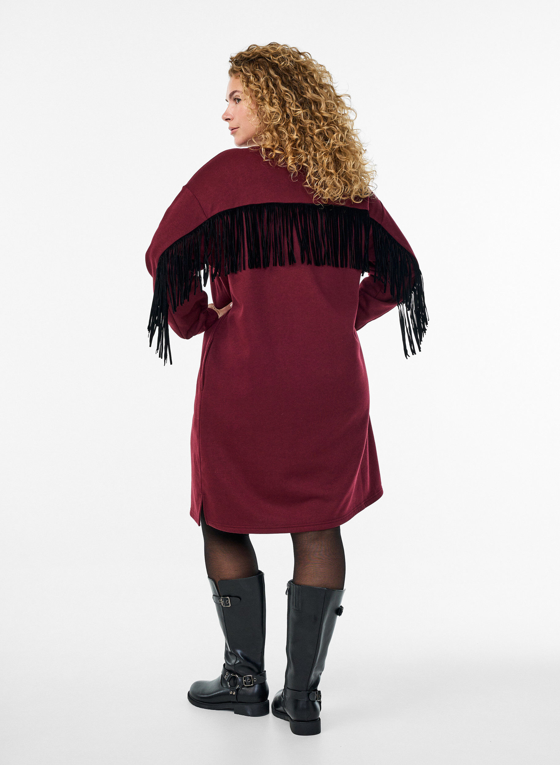 Zizzi Robe sweat mi-longue avec franges, Bordeaux fonc&eacute;, Model image number 2