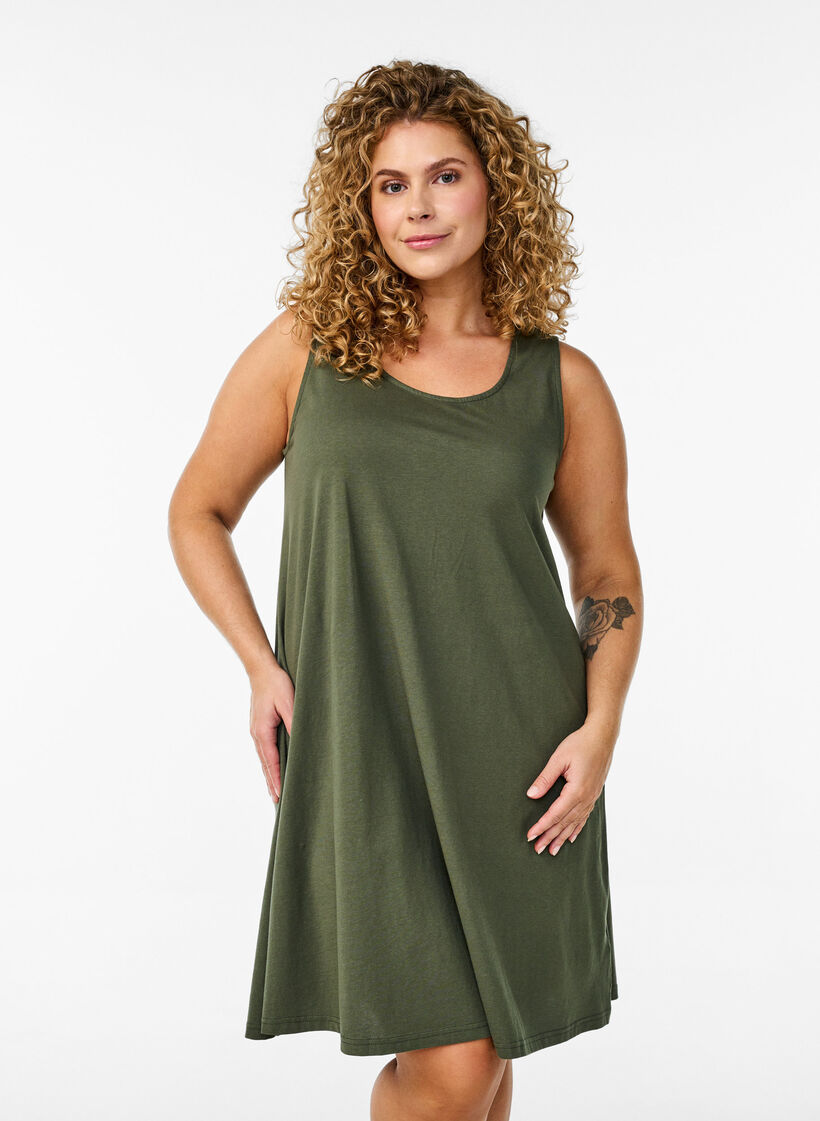 Robe &eacute;vas&eacute;e sans manches, Vert, Model image number 0