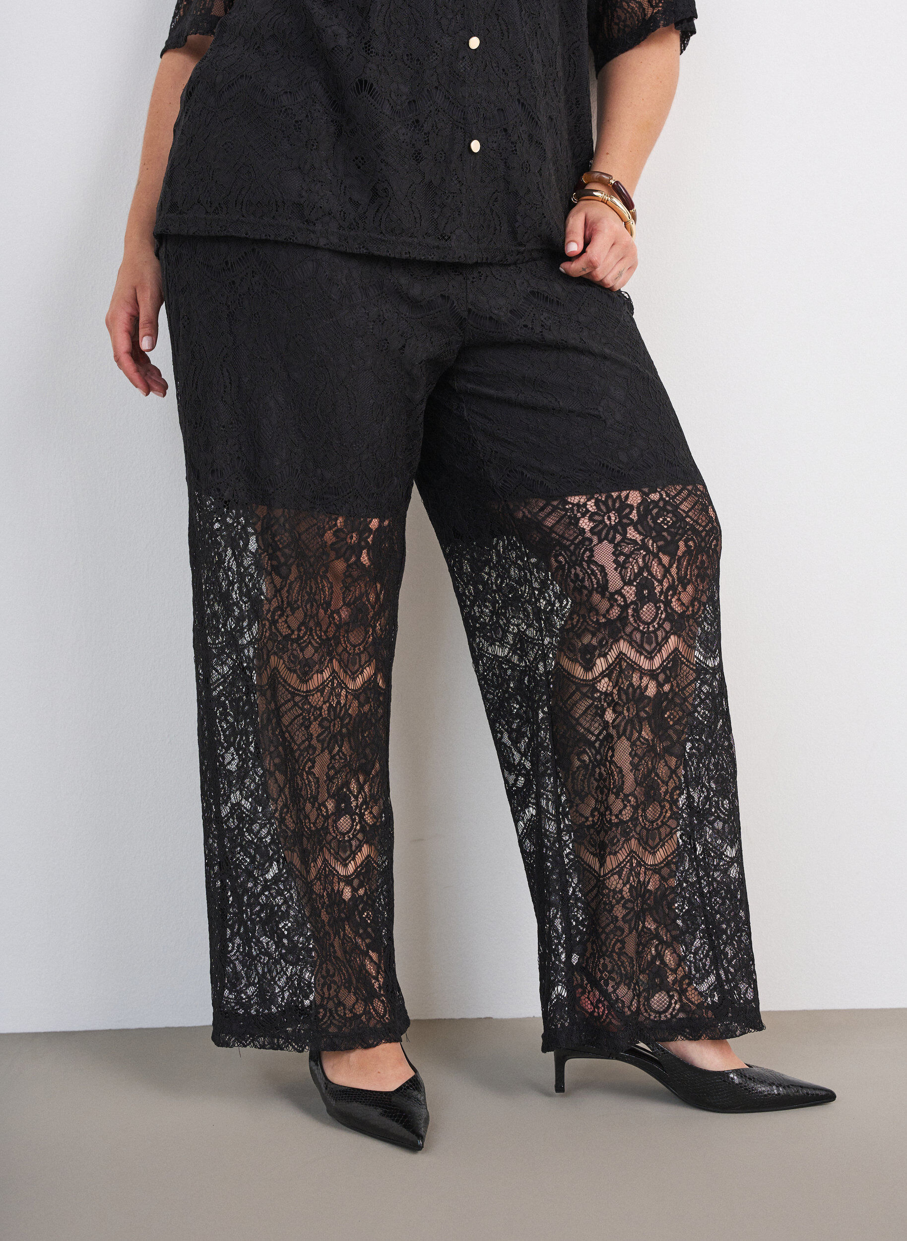 ZizziBluse aus Spitze mit Zierkn&ouml;pfen, Schwarz, Model image number 3