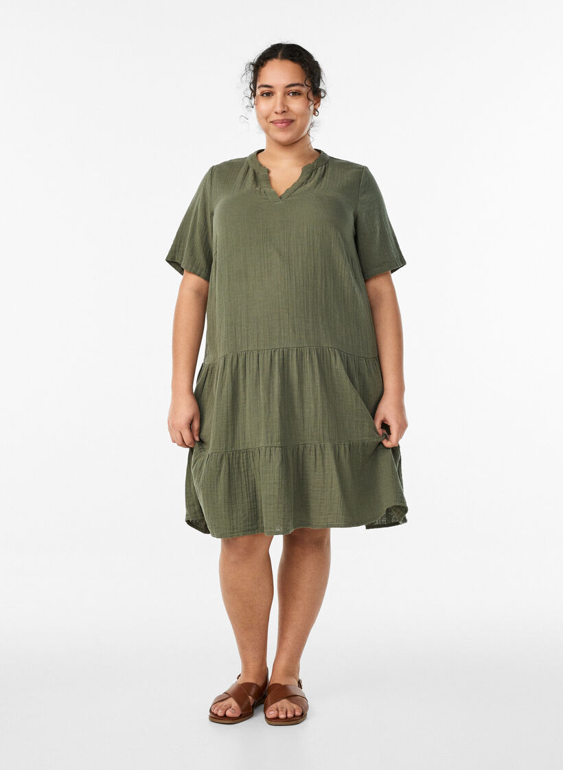 Kurzes A-Linien-Kleid aus Baumwollmusselin, Gr&uuml;n, Model image number 1
