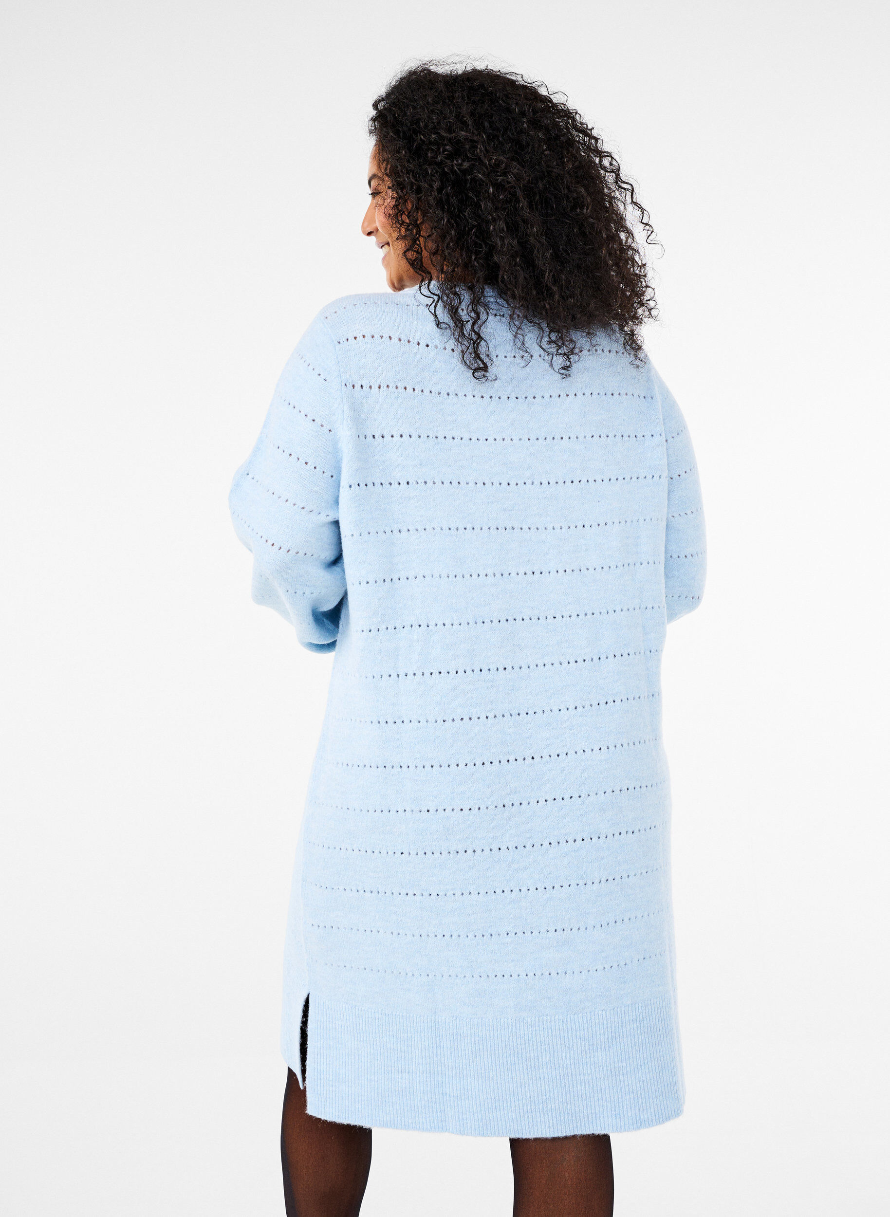 Zizzi Strickkleid mit Schlitzen und Lochmuster, Cashmere Blue Mel., Model image number 1