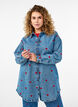 Chemise ample en jean et avec lèvres brodées, Light Blue Kiss, Model image number 0