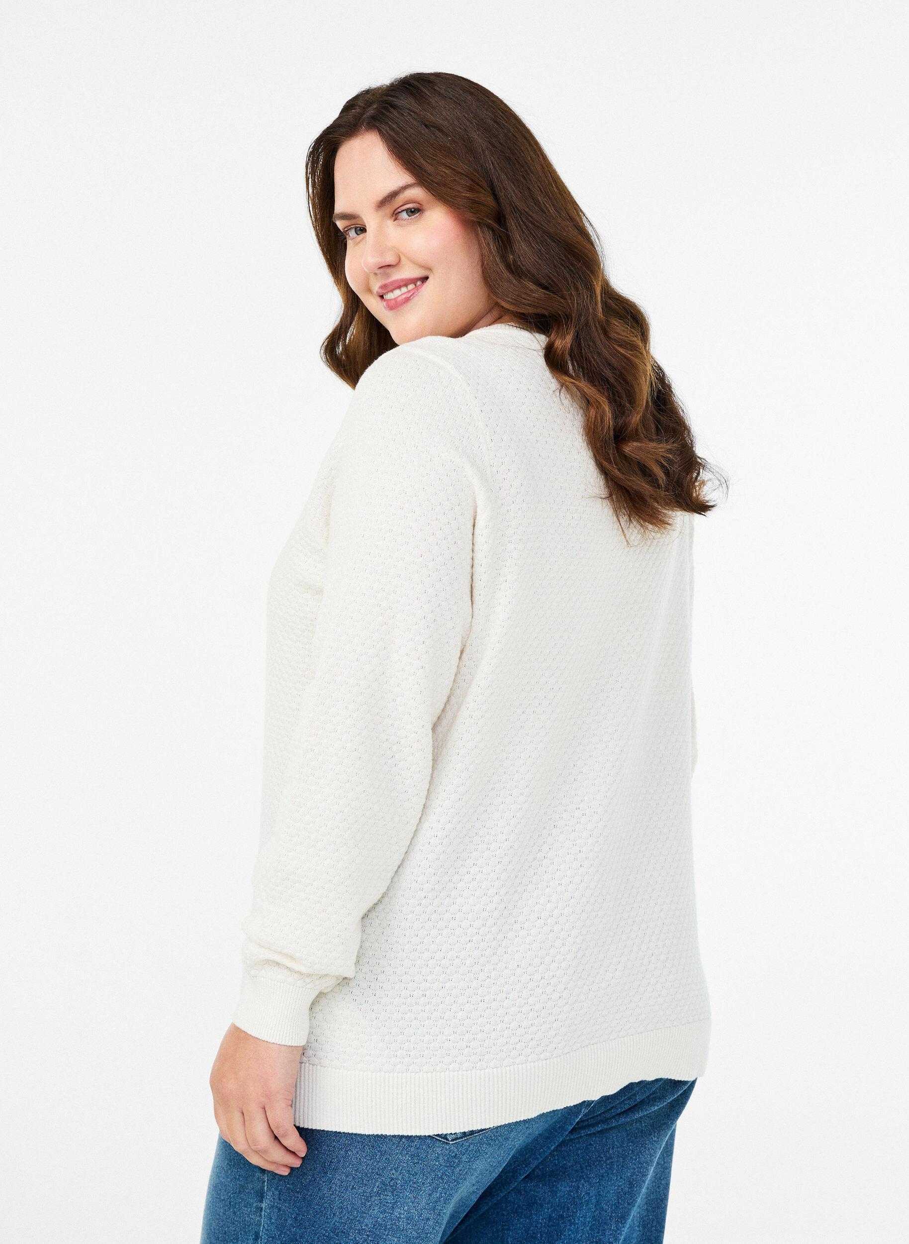 Zizzi Blouse en maille de coton &agrave; motif textur&eacute;, Vanille, Model image number 2