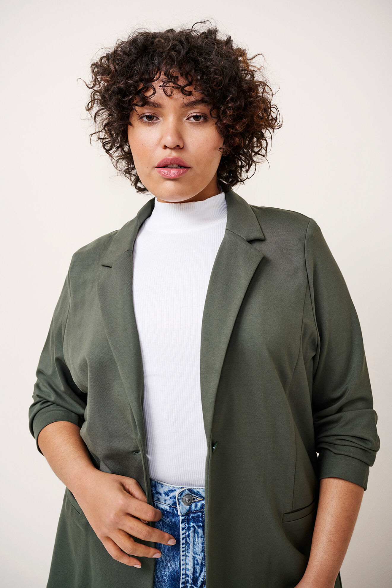 Zizzi Col roul&eacute;, , Model