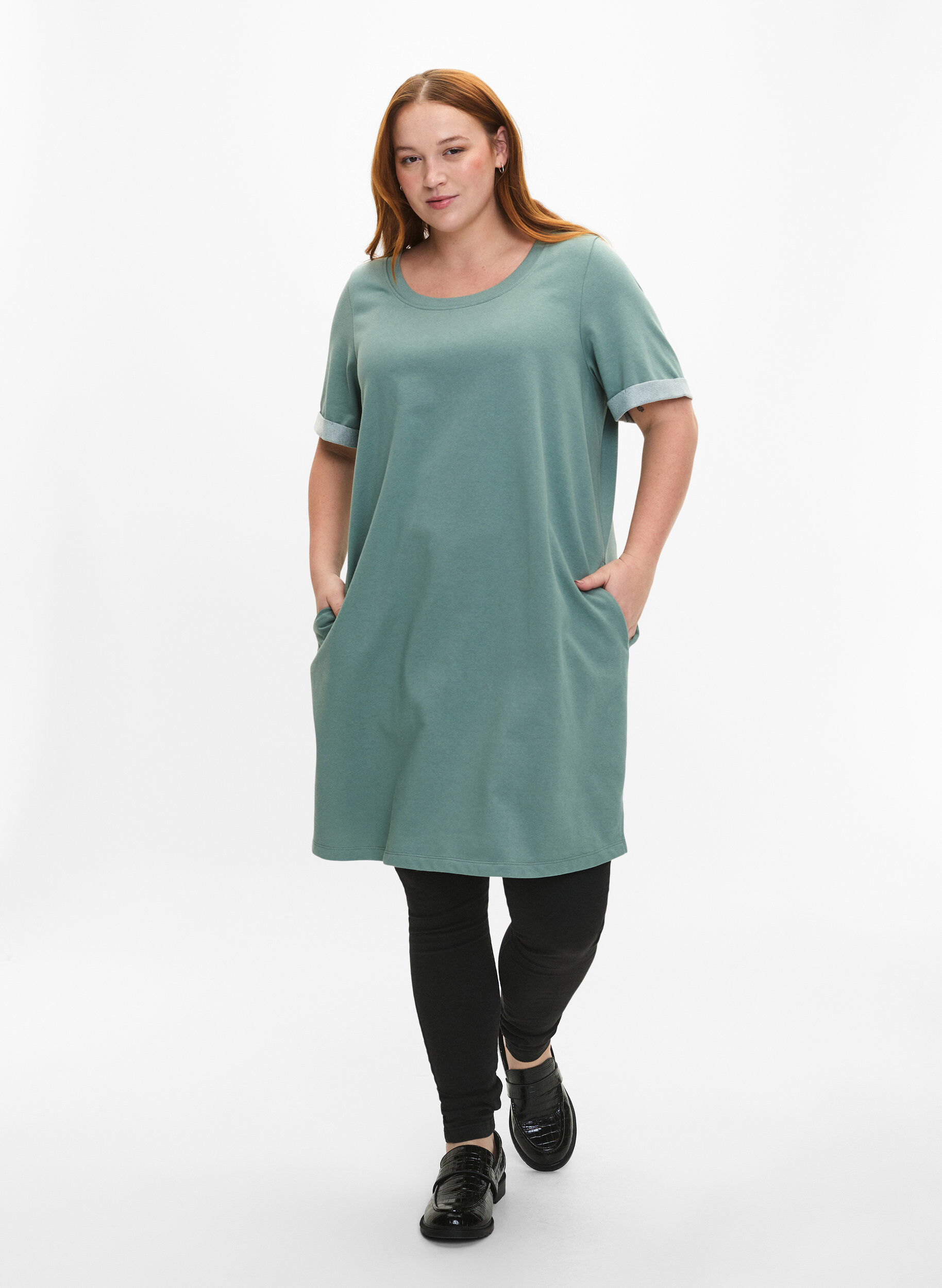 Zizzi Kurz&auml;rmliges Sweatkleid mit Taschen, Chinois Green, Model image number 2