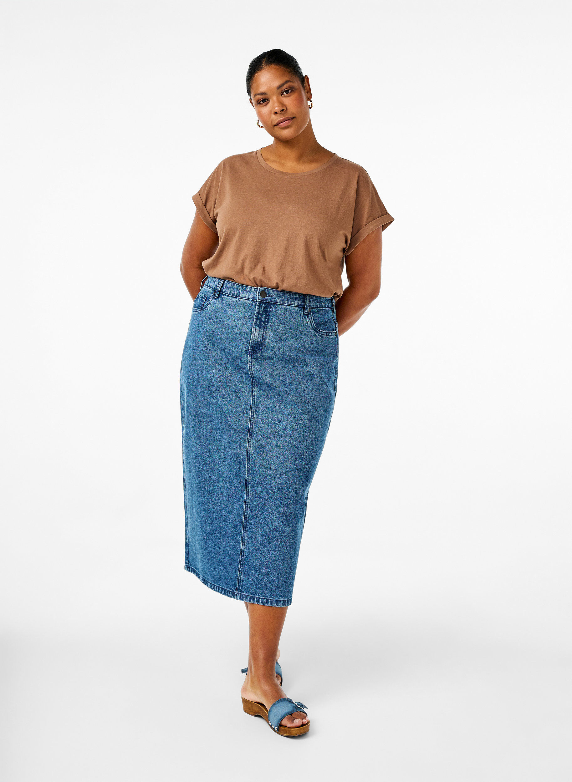 Zizzi T-shirt &agrave; manches courtes en m&eacute;lange de coton, Marron, Model image number 1