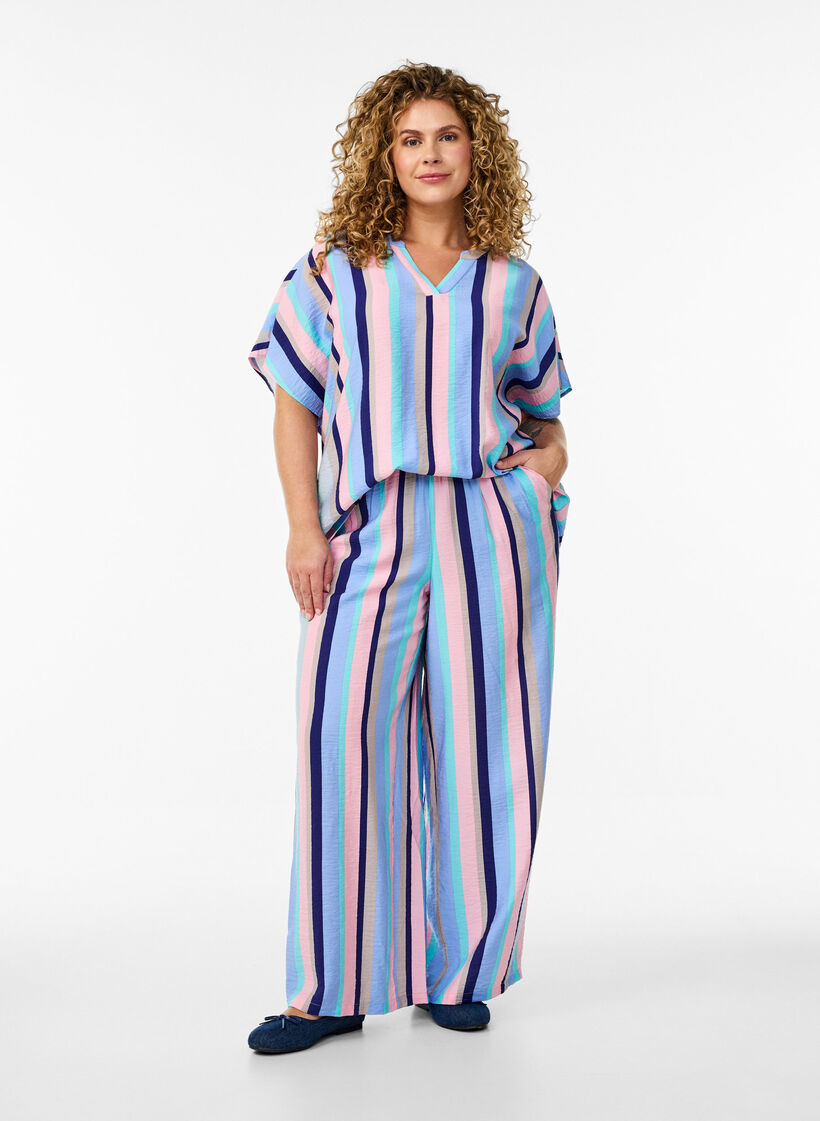 Chemisier en viscose ray&eacute; &agrave; manches courtes, Bleu, Model image number 1