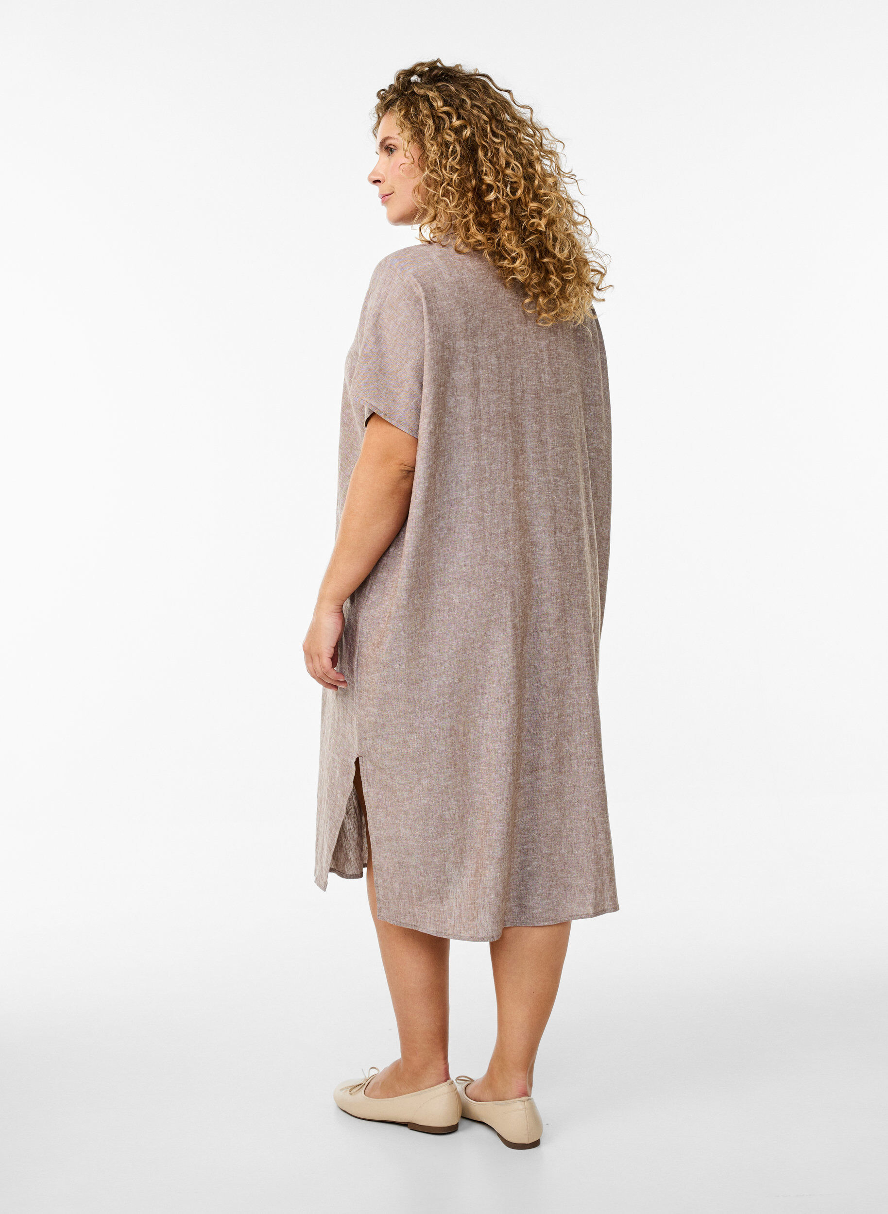 Zizzi Lange Bluse aus Viskose und Leinen, Braun, Model image number 1