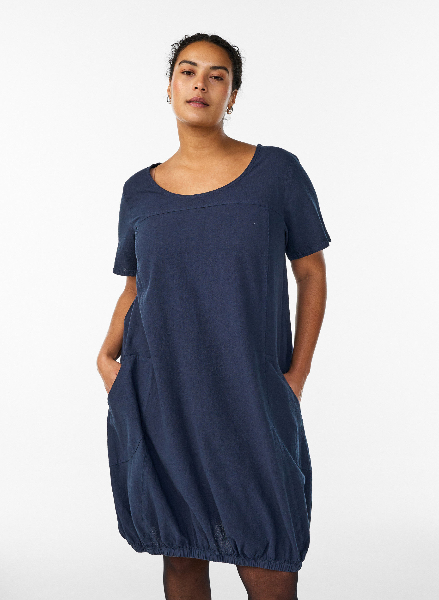 Robe en coton &agrave; manches courtes, Bleu, Model