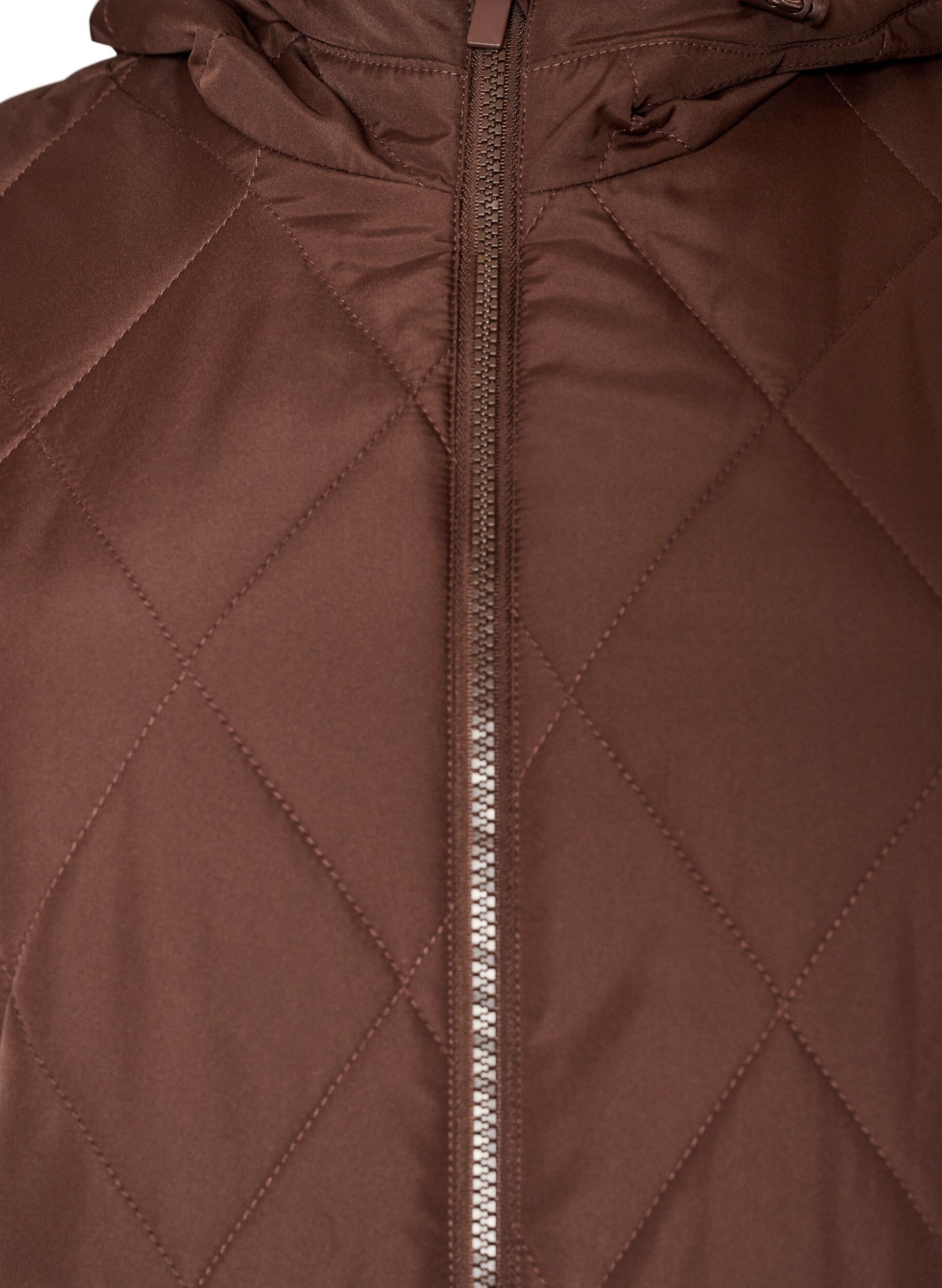 ZizziVeste l&eacute;g&egrave;rement matelass&eacute;e en losange, Marron, Packshot image number 2