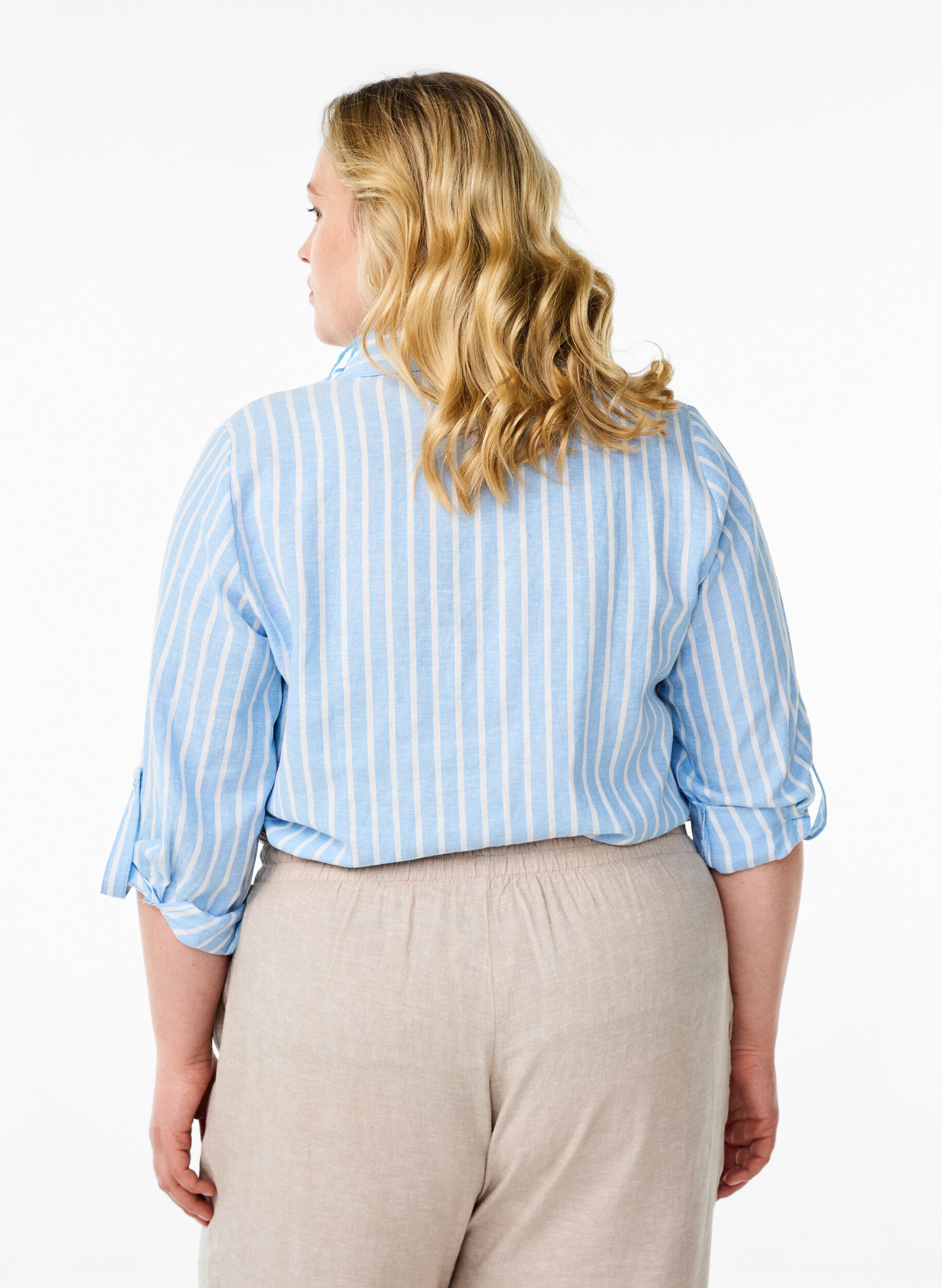 Zizzi Bluse aus Leinen und Viskose mit 3/4-&Auml;rmeln, Blau, Model image number 2