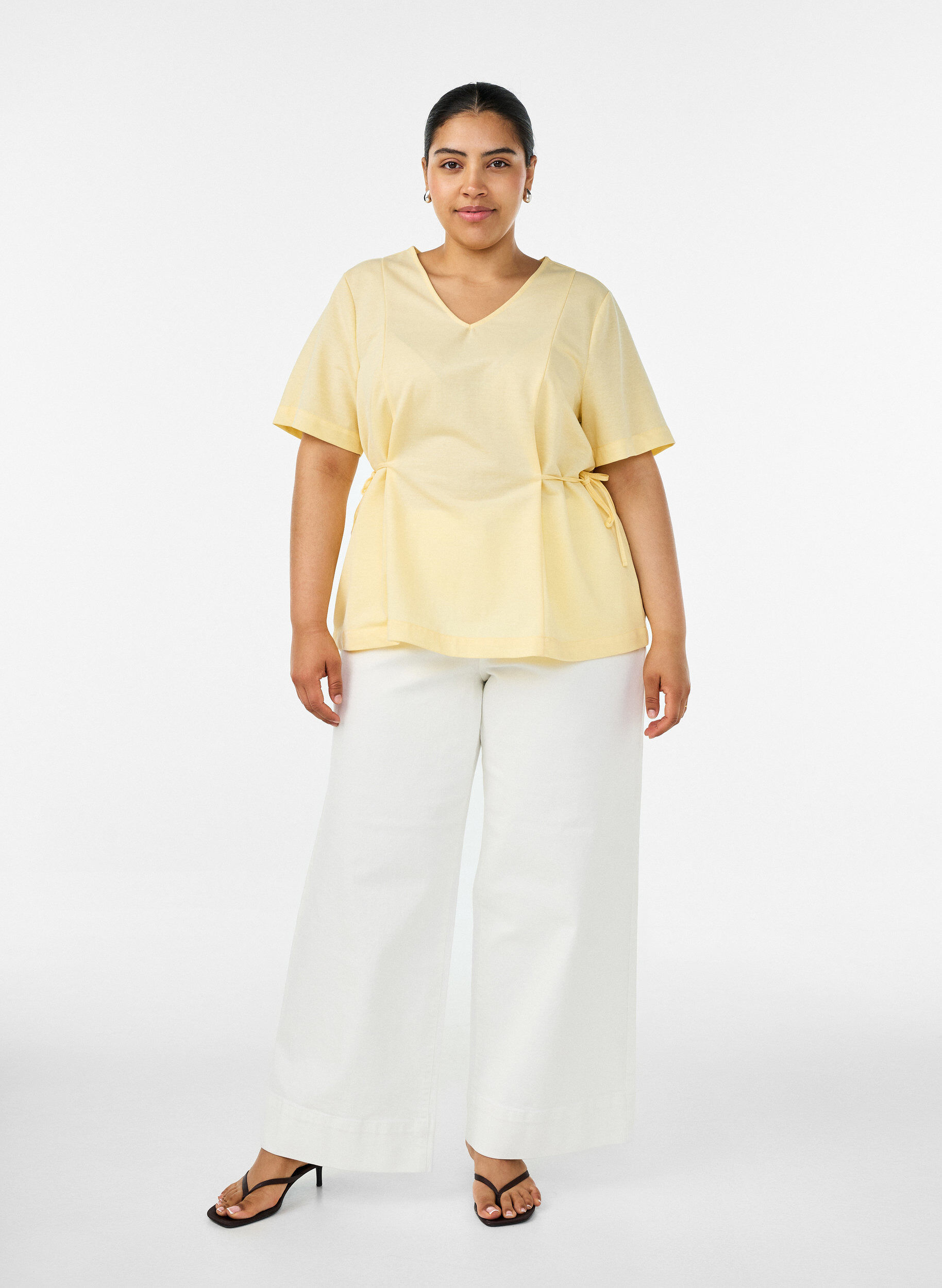 ZizziBluse aus einer Baumwollmischung mit V-Ausschnitt und Bindeband, Gelb, Model image number 1