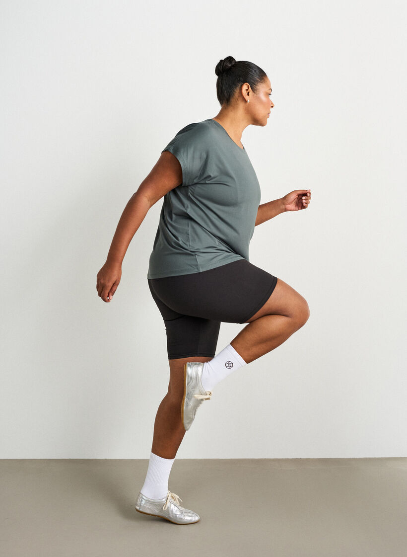 Einfarbiges Trainings-T-Shirt, Gr&uuml;n, Model image number 3