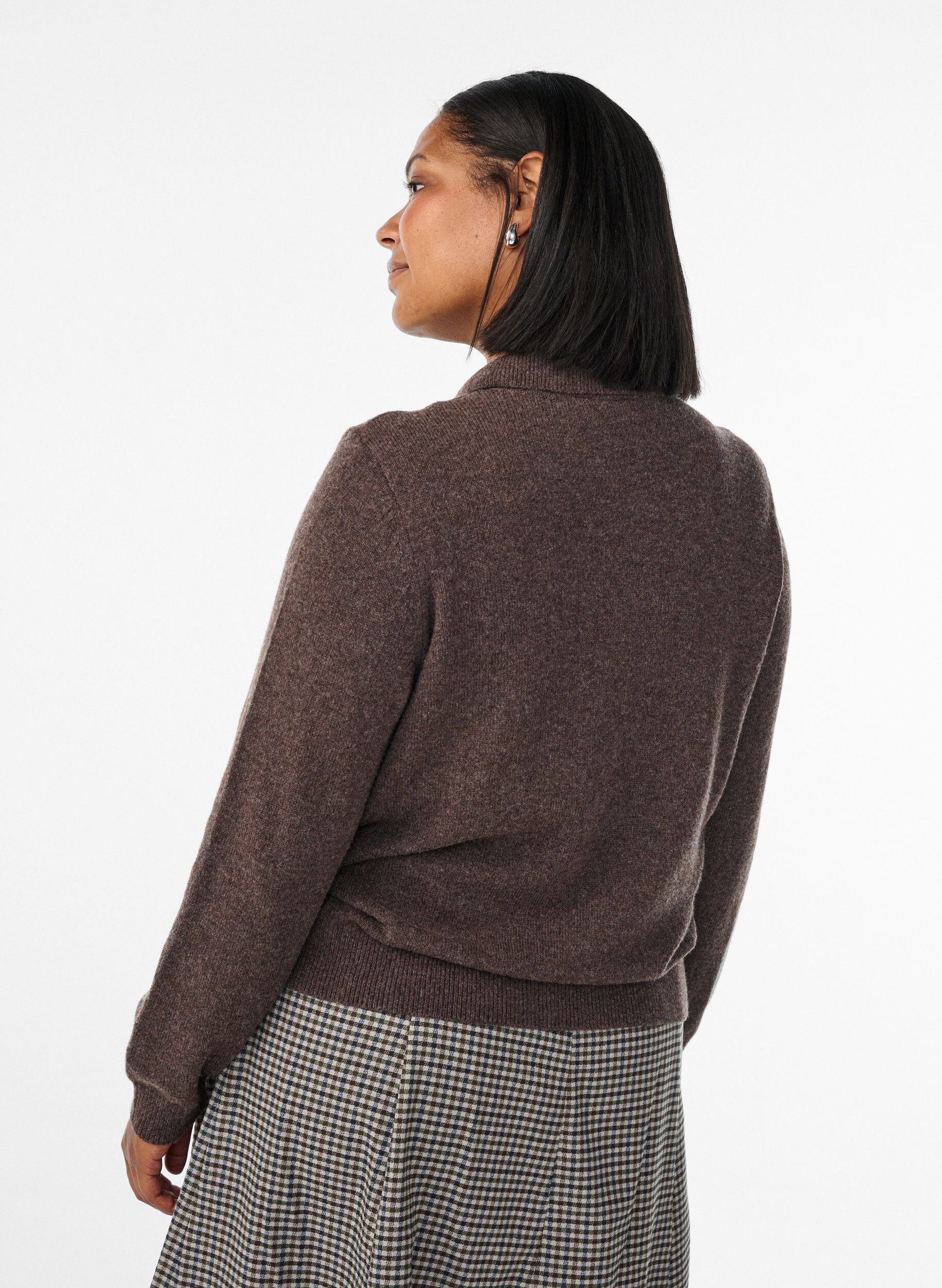 Zizzi Strickbluse aus weicher Merinomischung mit Polokragen, Braun, Model image number 2