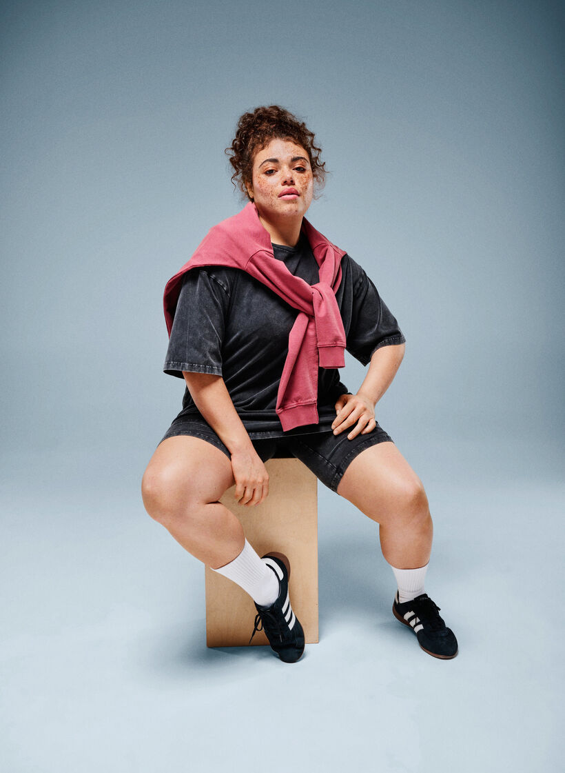 Sportliches T-Shirt aus Baumwolle mit Washed-Effekt, Schwarz, Image image number 0