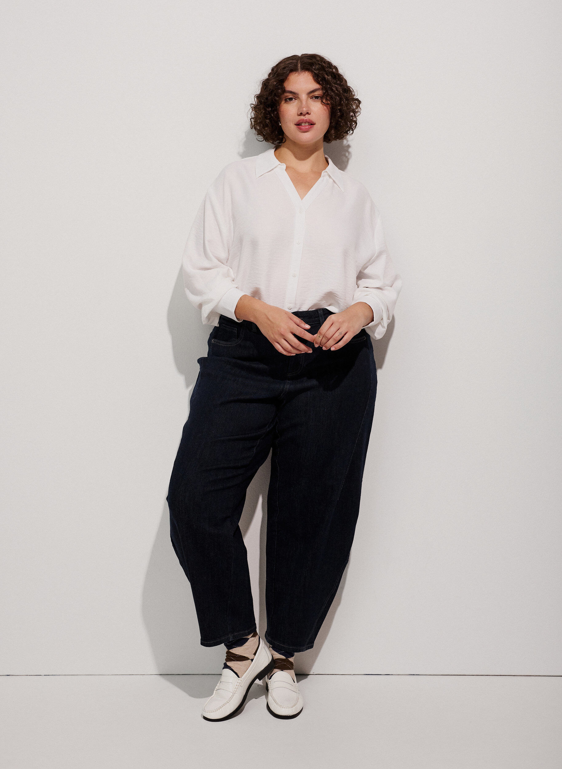 ZizziChemise ample avec col en V, Blanc, Model image number 1