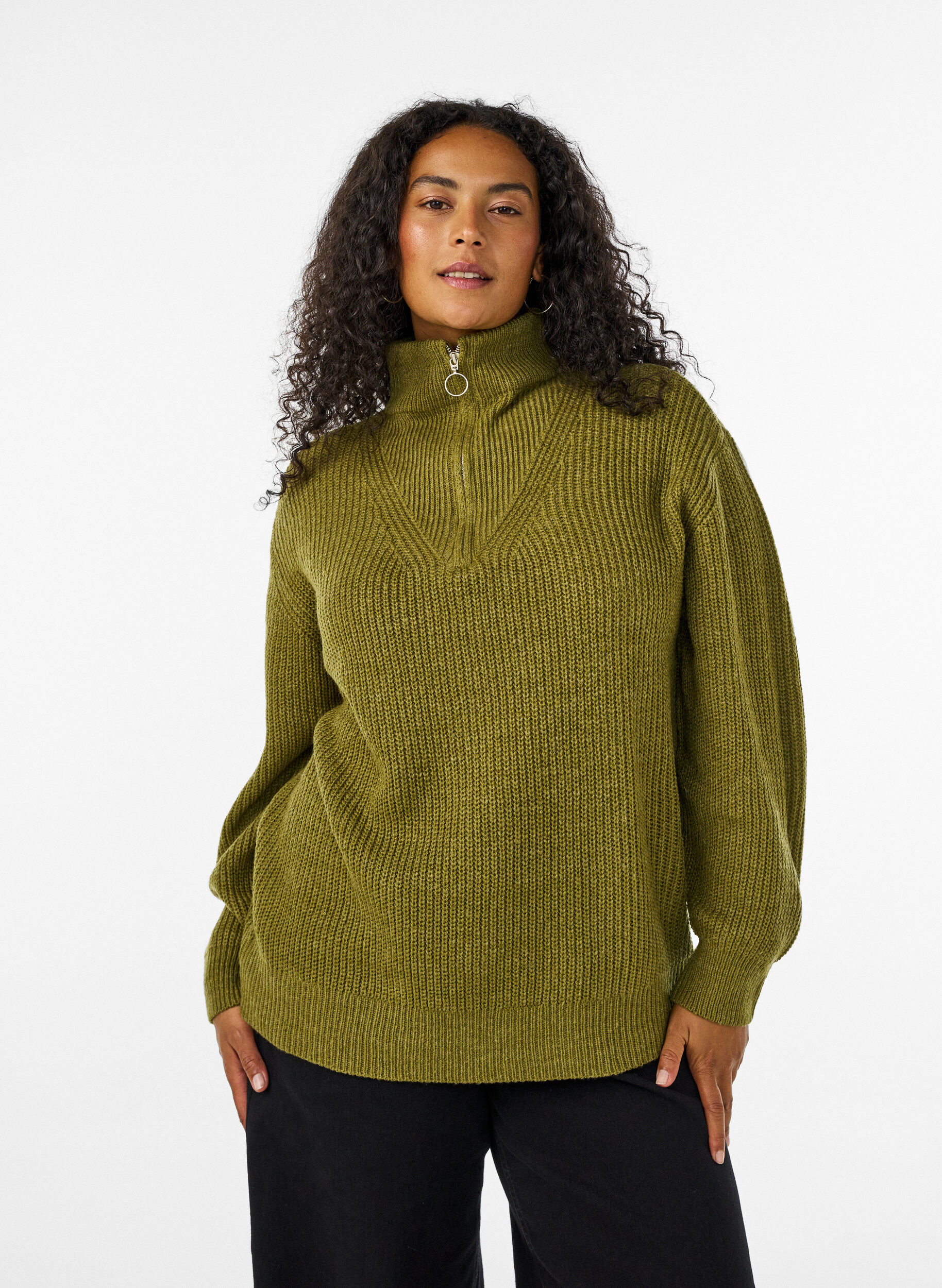ZizziStrickpullover mit hohem Kragen und Rei&szlig;verschluss, Gr&uuml;n, Model image number 0