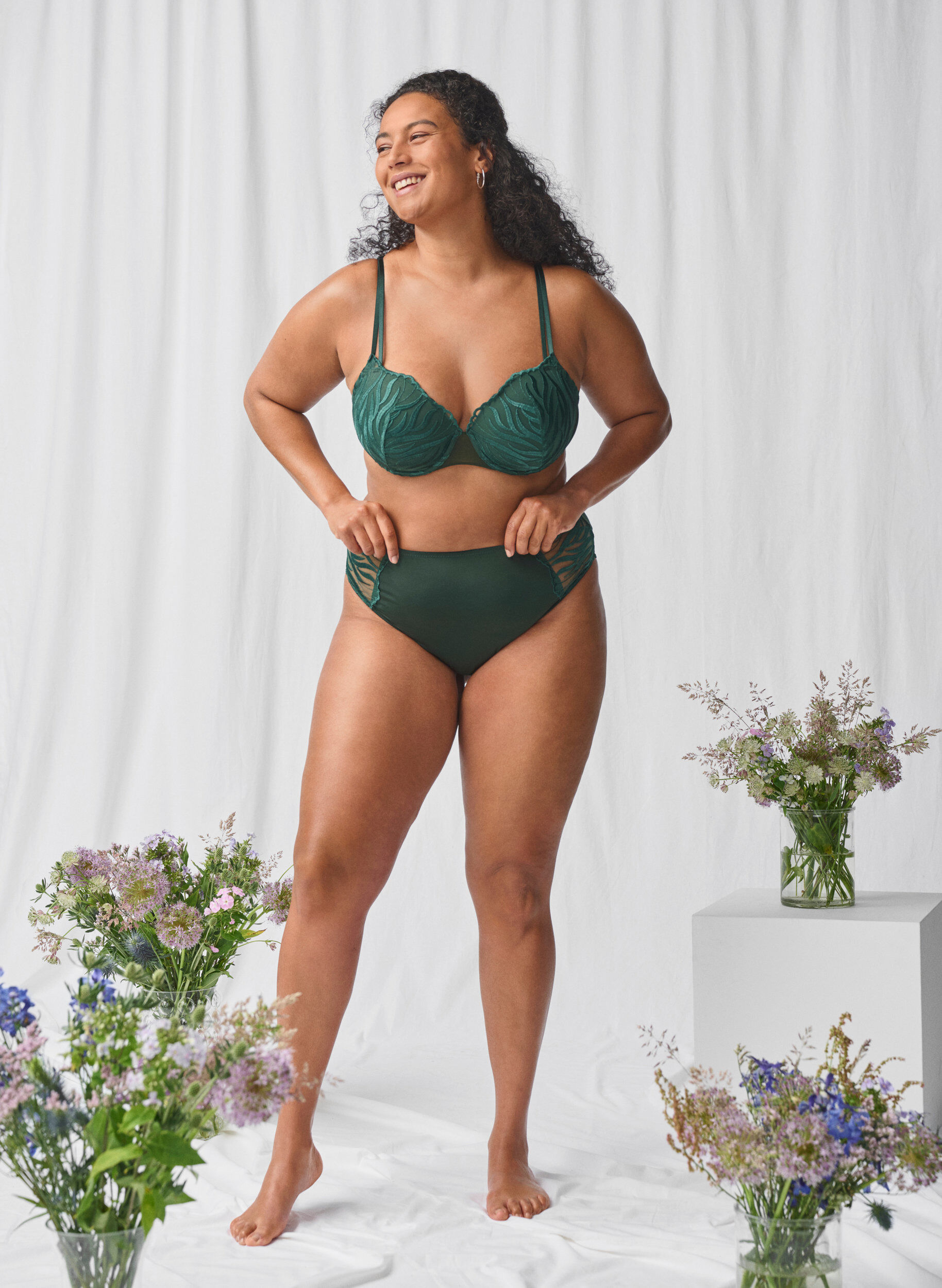 Zizzi Culotte tai avec broderie et taille r&eacute;guli&egrave;re, Vert fonc&eacute;, Image image number 0