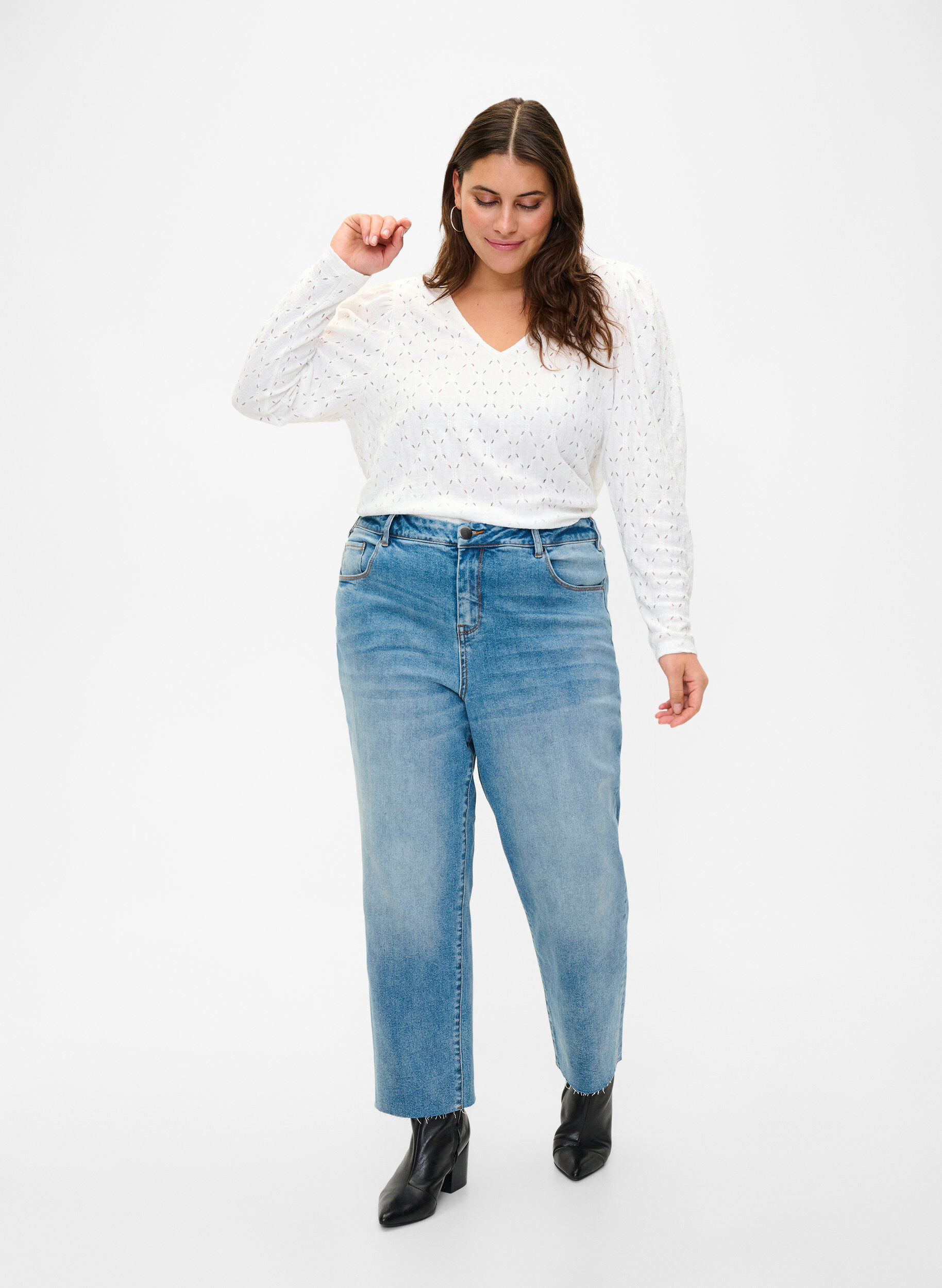 Zizzi 7/8-Jeans mit Fransensaum und hoher Taille, Blau, Image image number 0
