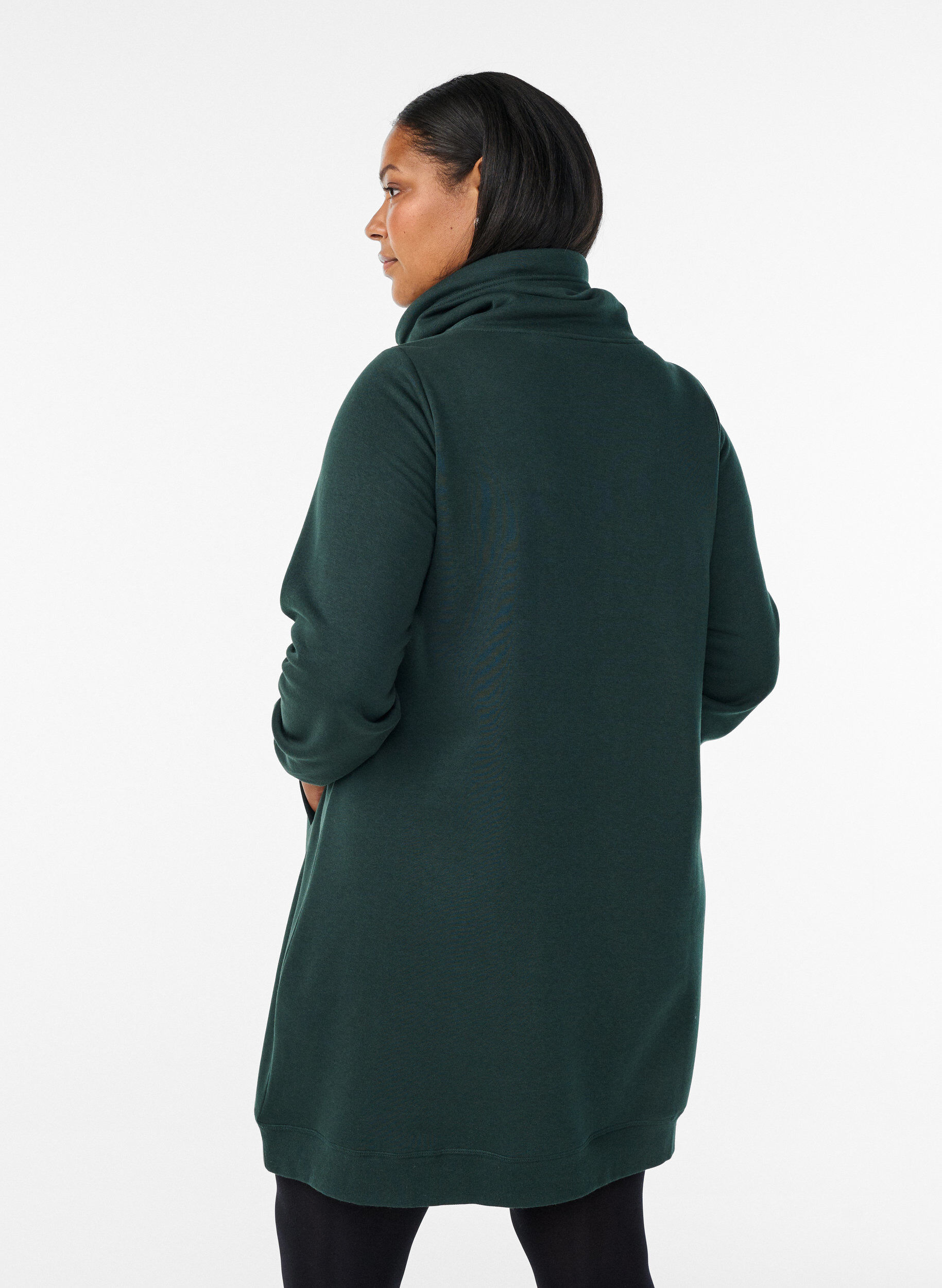 Zizzi FLASH - Kurzes Sweatshirtkleid mit Stehkragen und Taschen, Gr&uuml;n, Model image number 2
