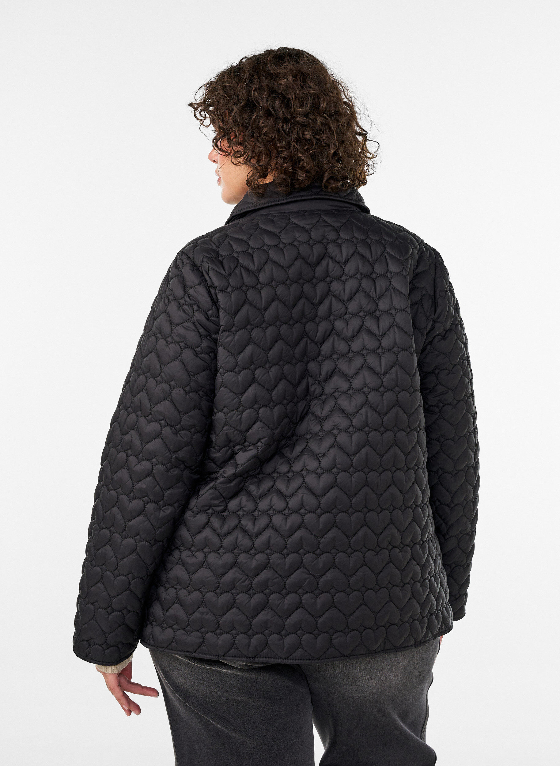 ZizziLeicht wattierte Jacke mit dekorativer Steppung, Schwarz, Model image number 2