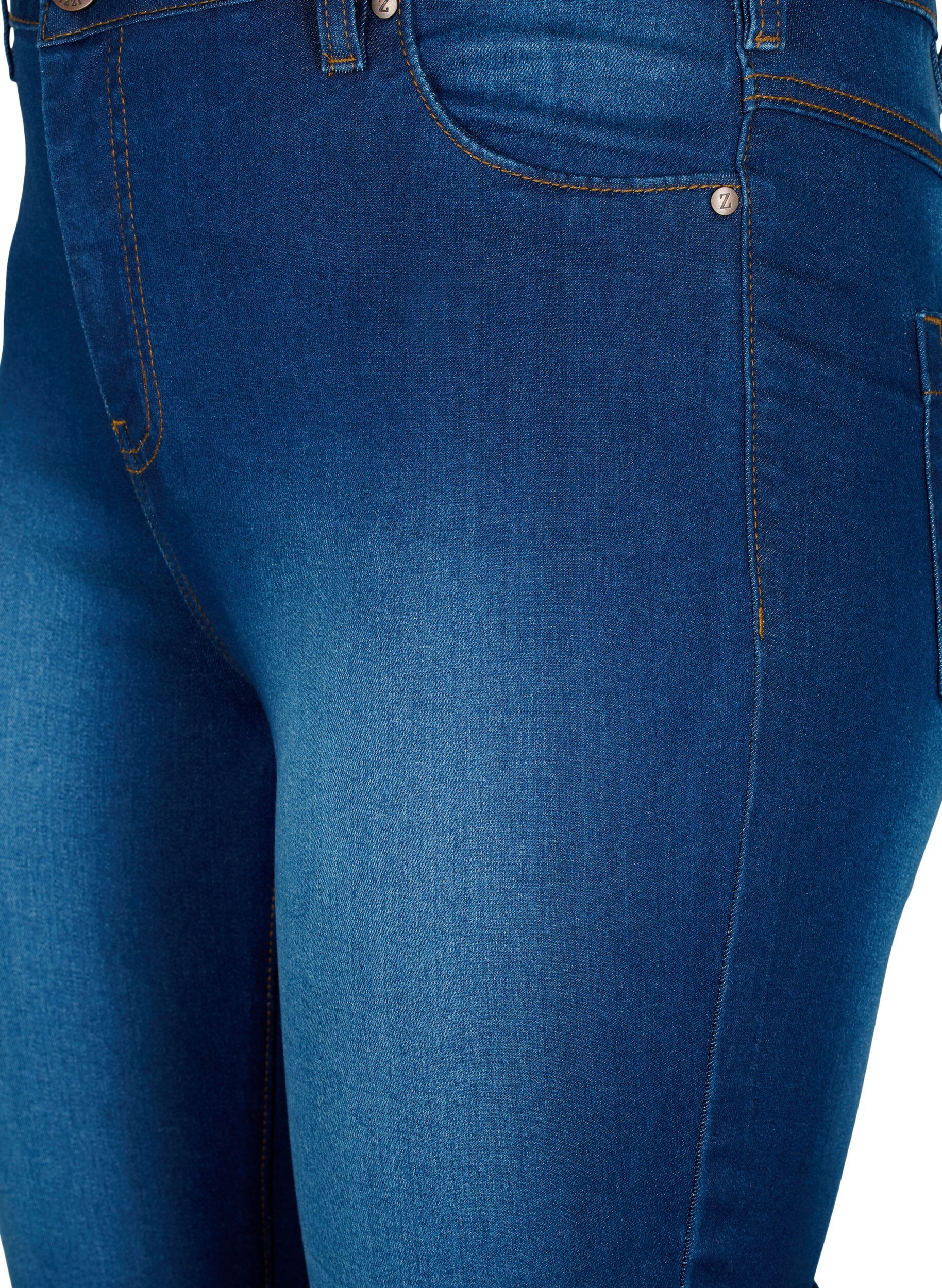 Zizzi Hoch taillierte Amy Capri Jeans mit Super Slim Fit, Blau, Packshot image number 2