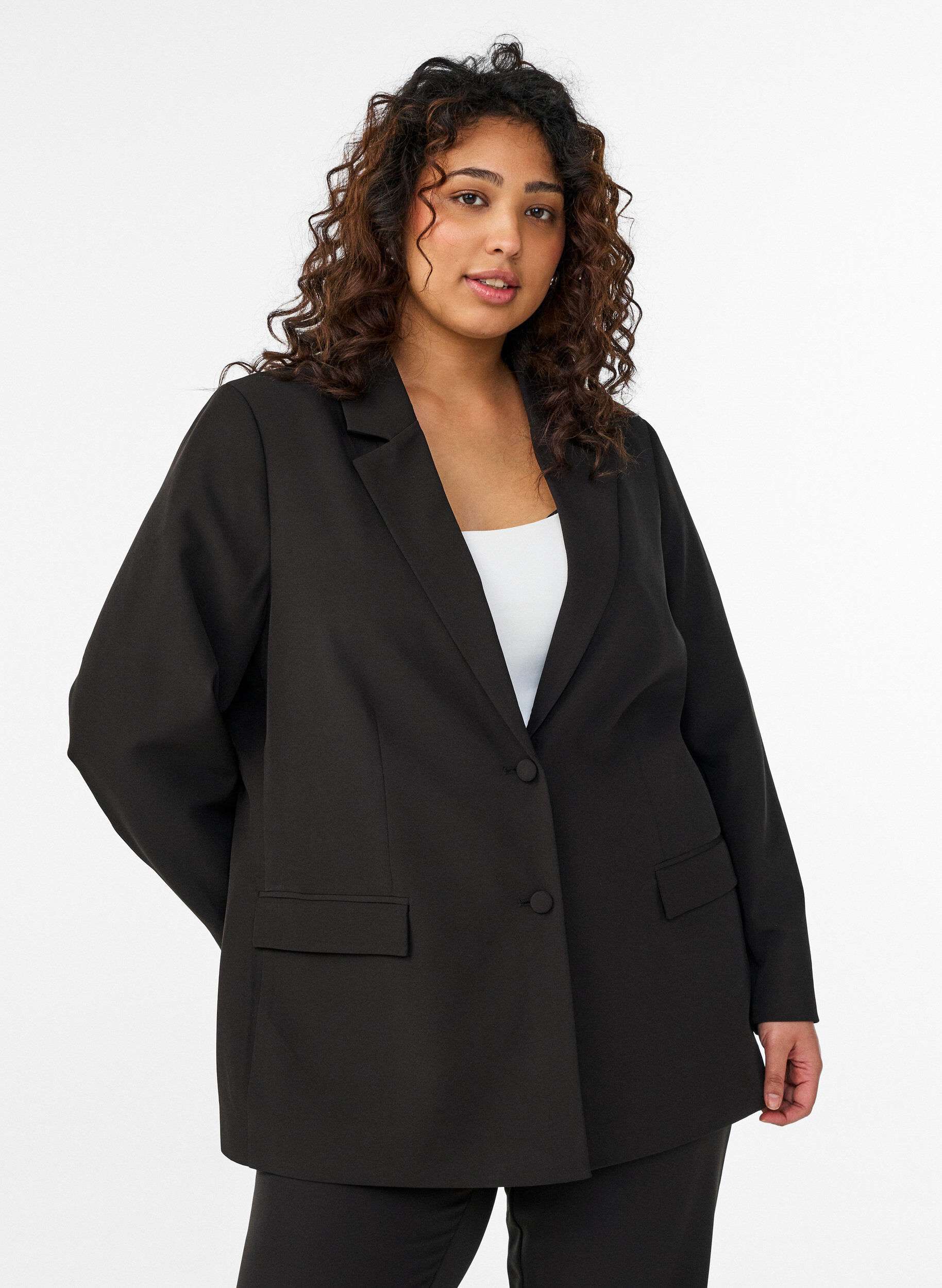 Klassischer Blazer mit Knopfverschluss, Schwarz, Model