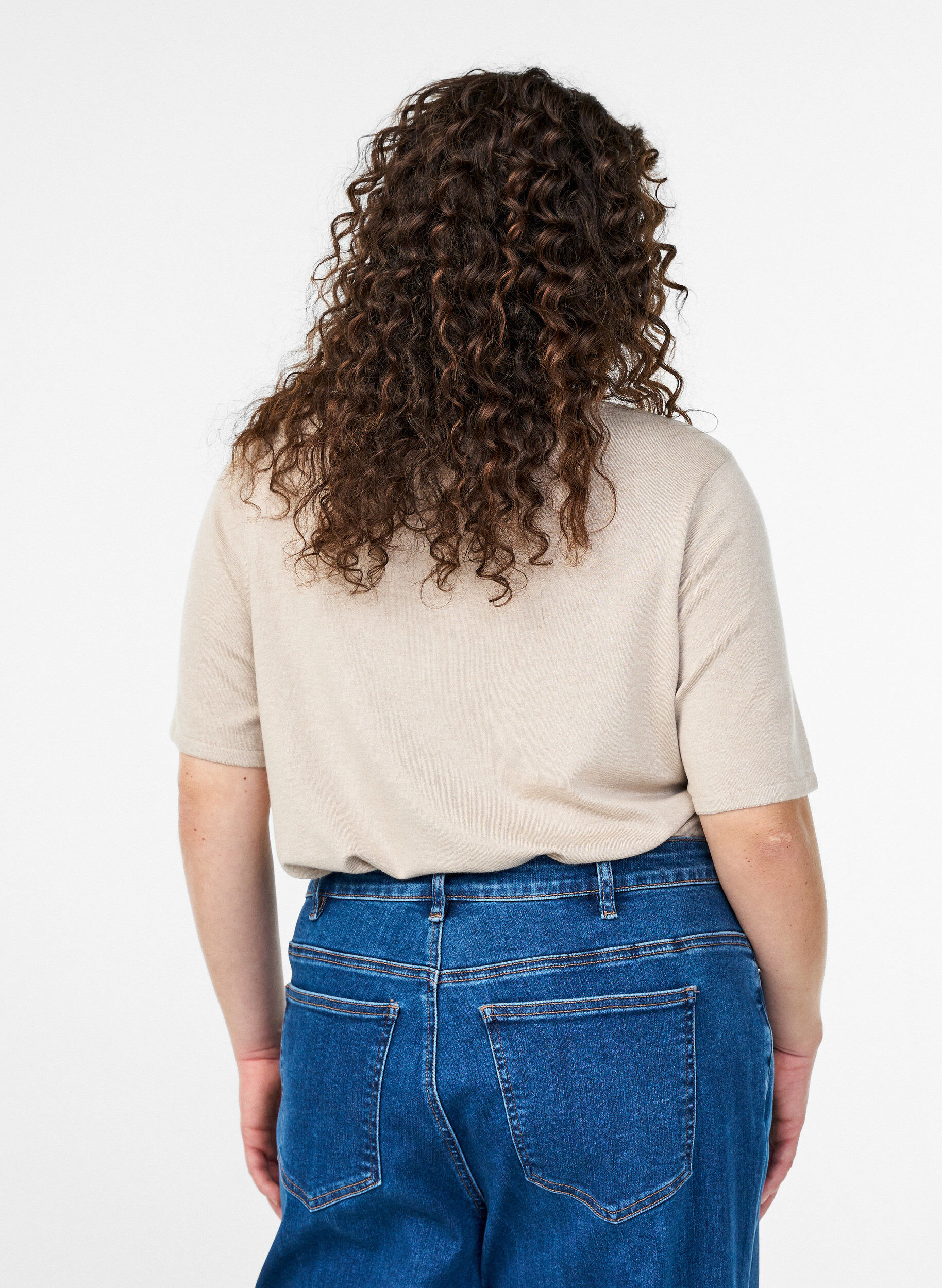 Zizzi Kurz&auml;rmelige Strickbluse aus Viskose, Beige, Model image number 2