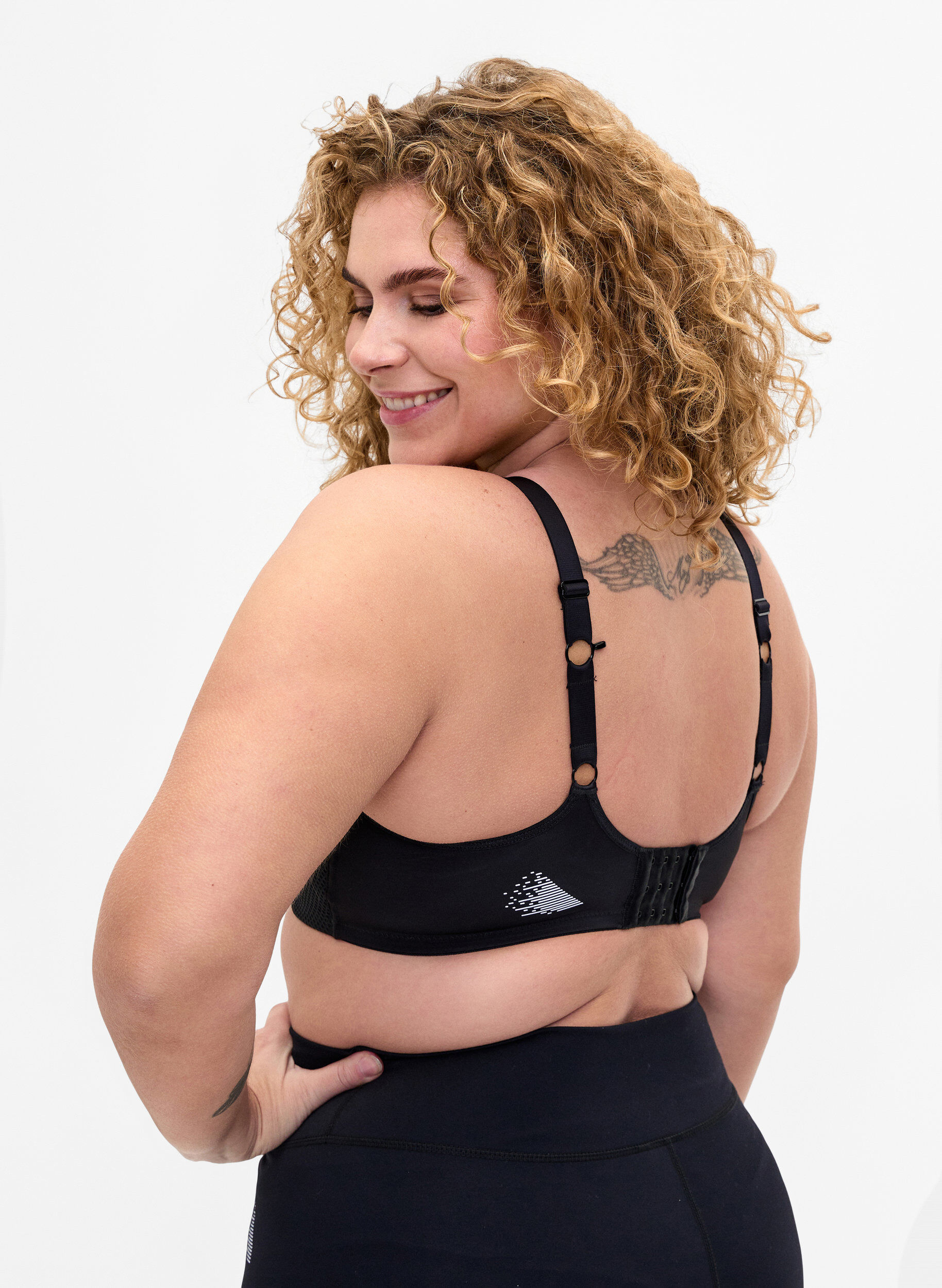 Zizzi CORE, HIGH SUPPORT WIRE BRA - Sport-BH mit B&uuml;gel, Schwarz, Model image number 2