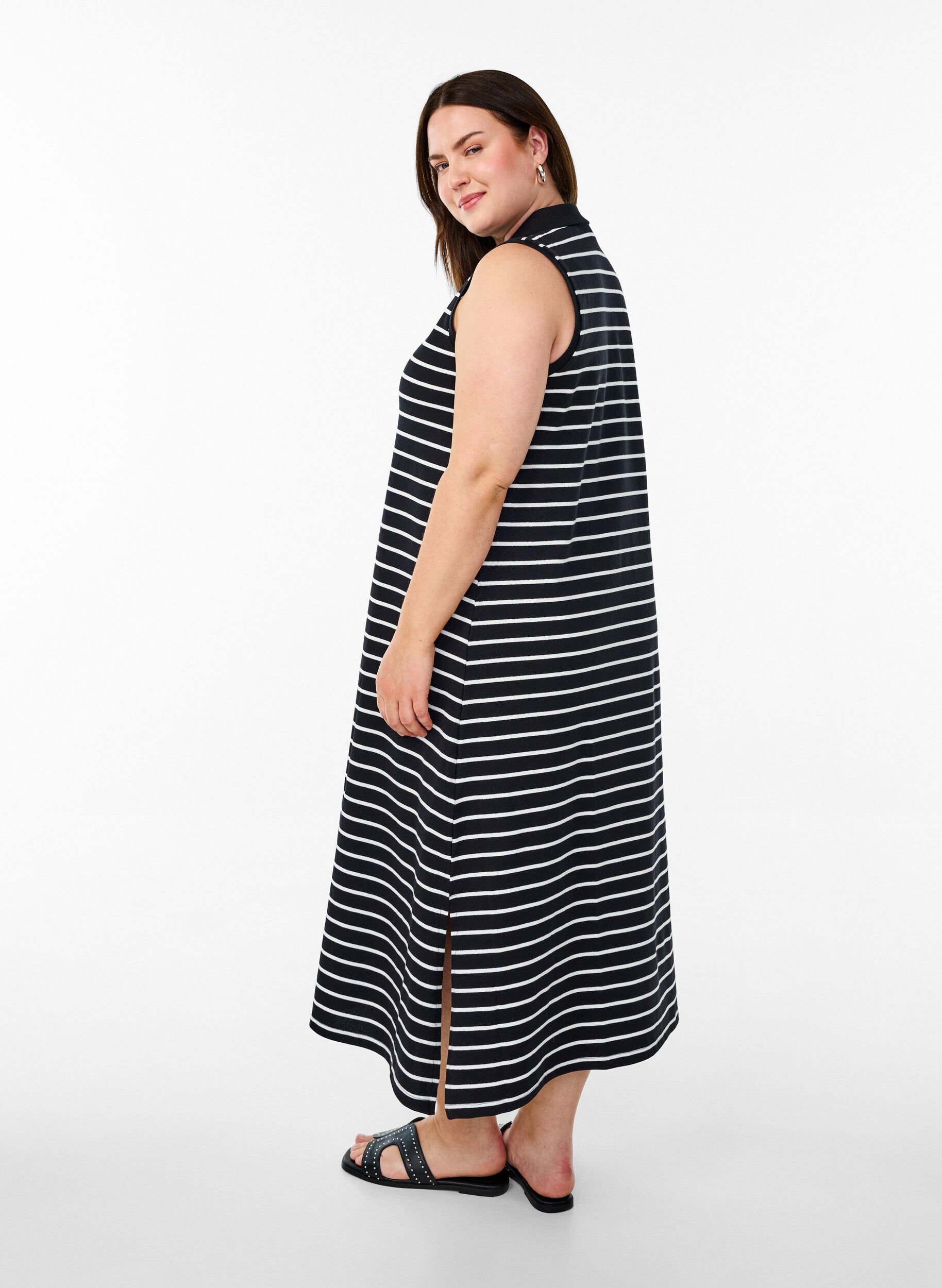 Zizzi Robe polo sans manches, mi-longue, Noir, Model image number 1