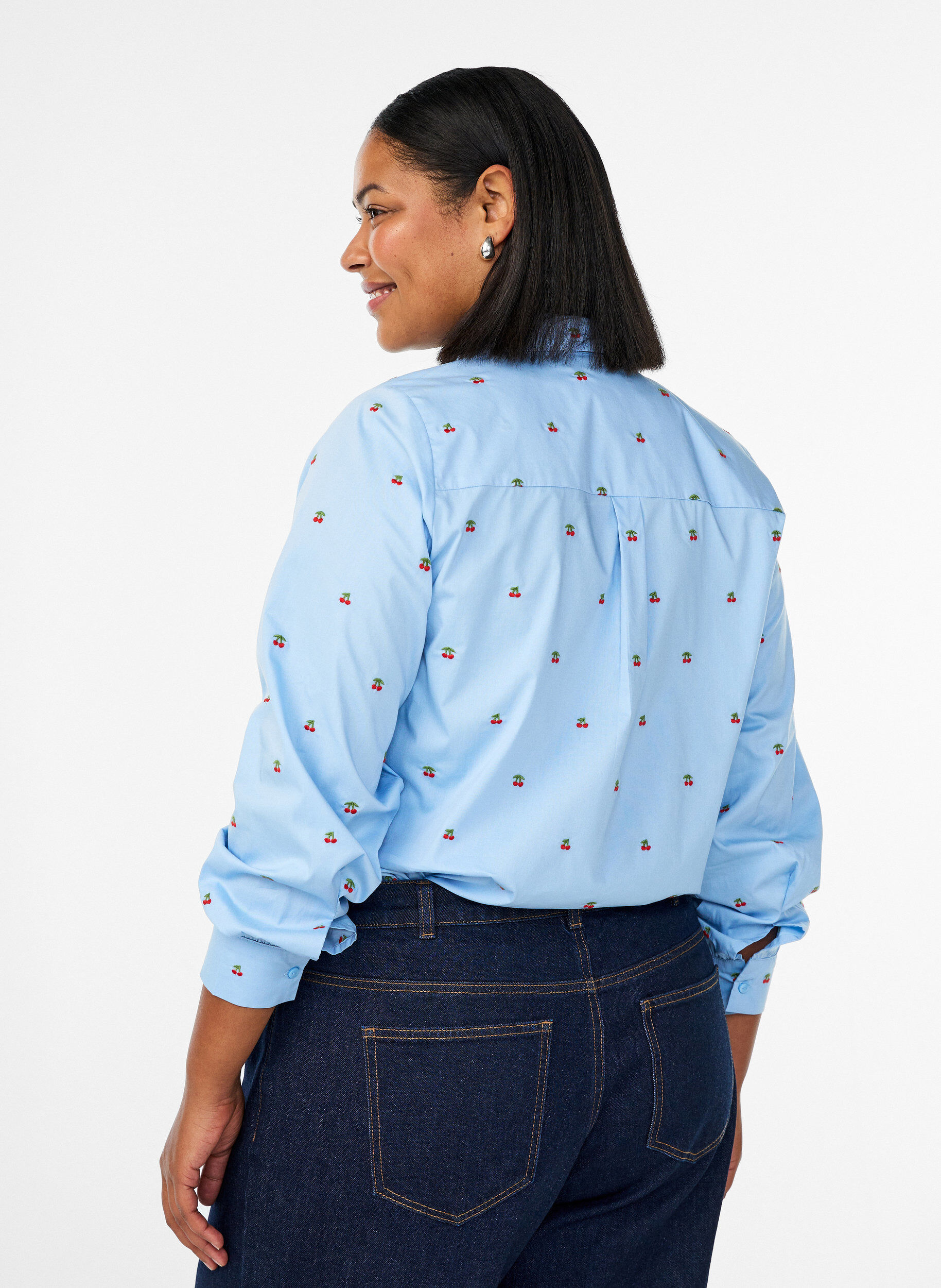ZizziChemise avec cerises brod&eacute;es, Bleu Clair, Model image number 2