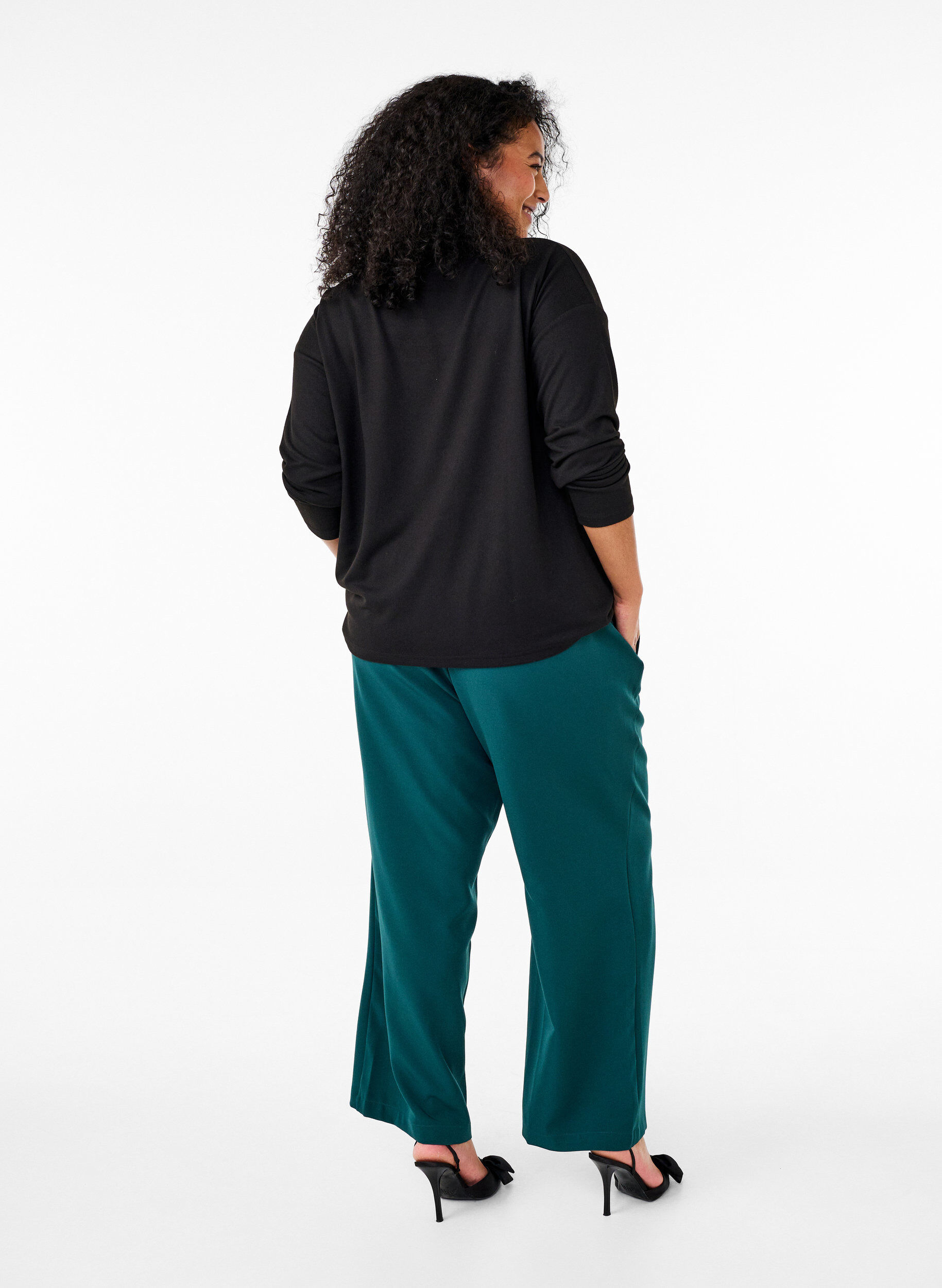 Zizzi Pantalons larges &agrave; taille haute et ceinture &agrave; nouer, Vert fonc&eacute;, Model image number 1