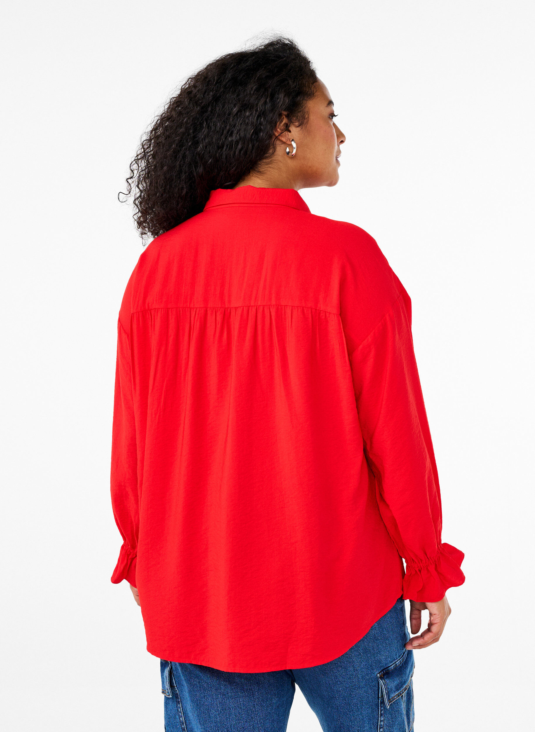 Zizzi Bluse mit langen &Auml;rmeln und R&uuml;schendetails, Rot, Model image number 2