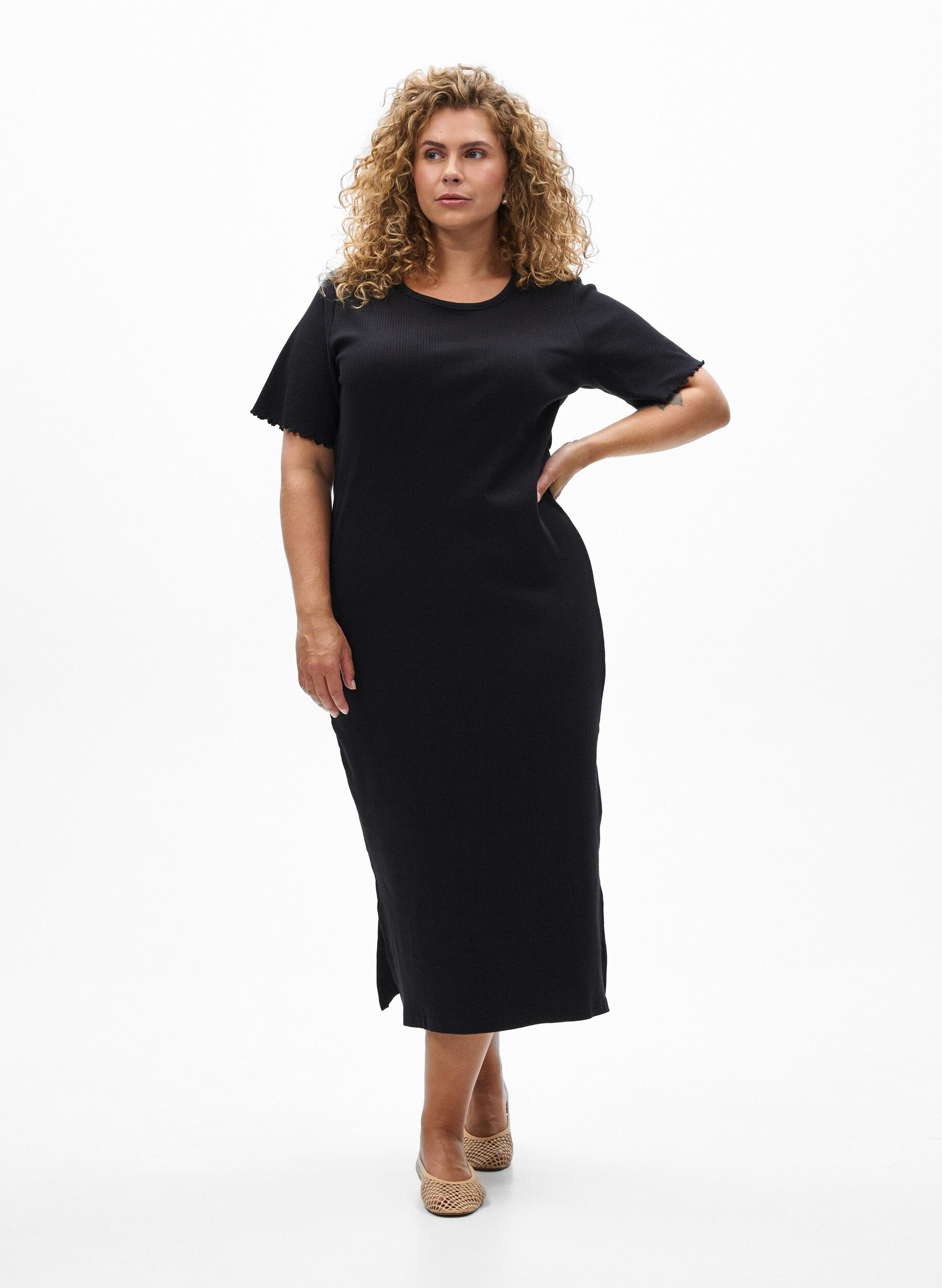 Zizzi Robe maxi en jersey avec manches courtes, Noir, Model image number 0