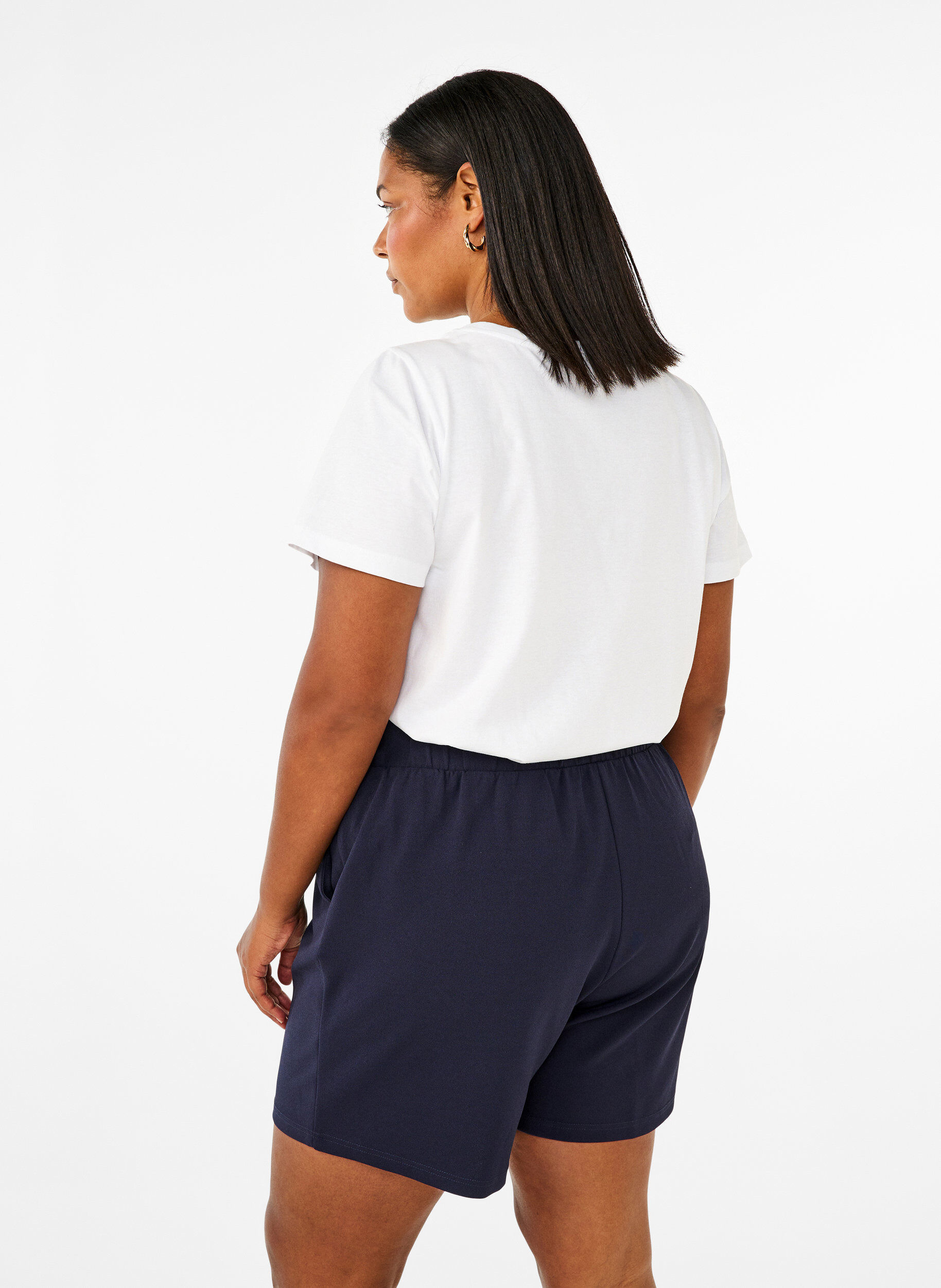 Zizzi Shorts mit Taschen und lockerer Passform, Blau, Model image number 2