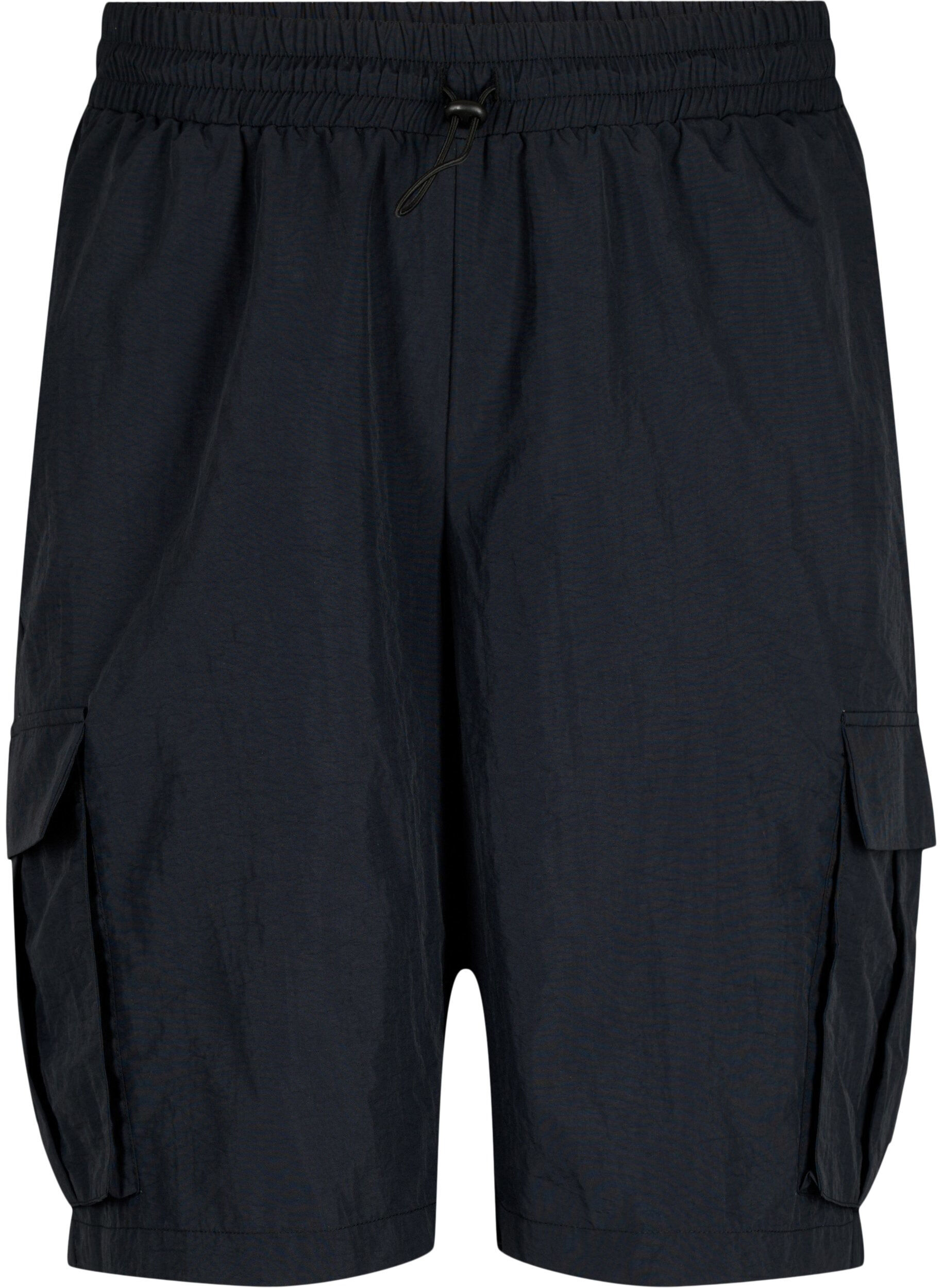 Zizzi Shorts mit hoher Taille und Cargo-Taschen, Black, Packshot image number 0