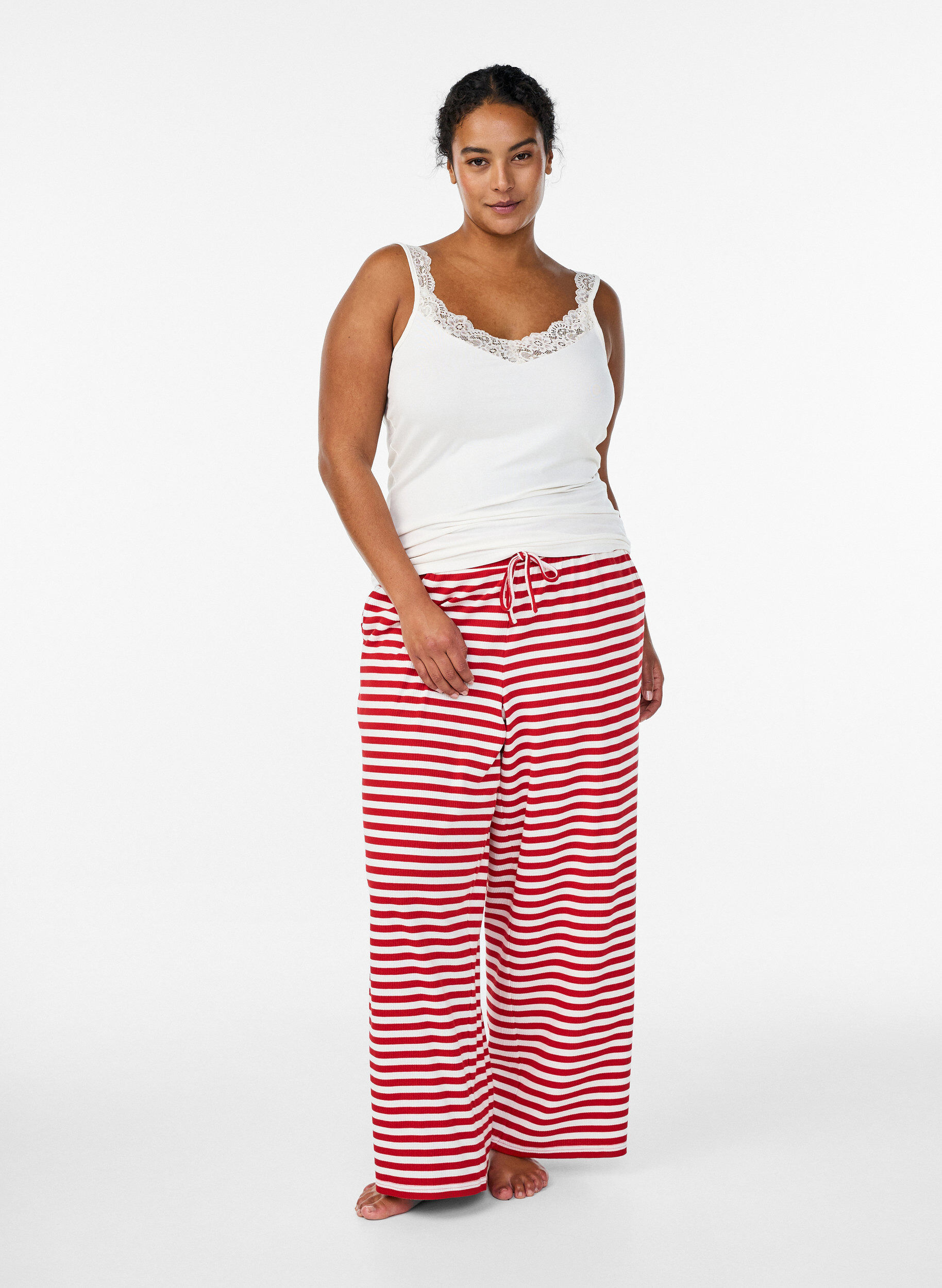 ZizziPantalon de pyjama ray&eacute; &agrave; taille haute et coupe ample, Rouge, Model image number 0