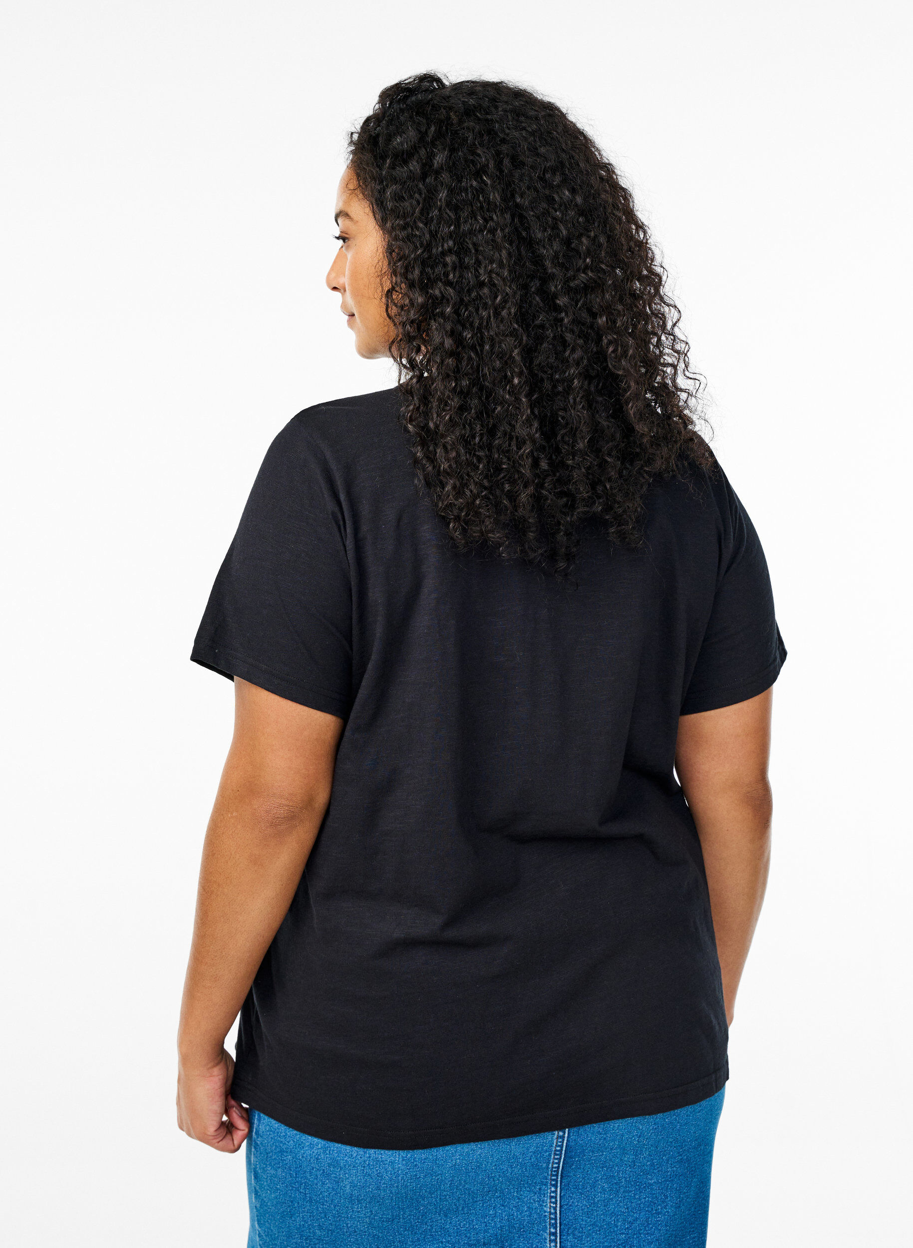 Zizzi T-Shirt mit Knopfleiste, Schwarz, Model image number 2