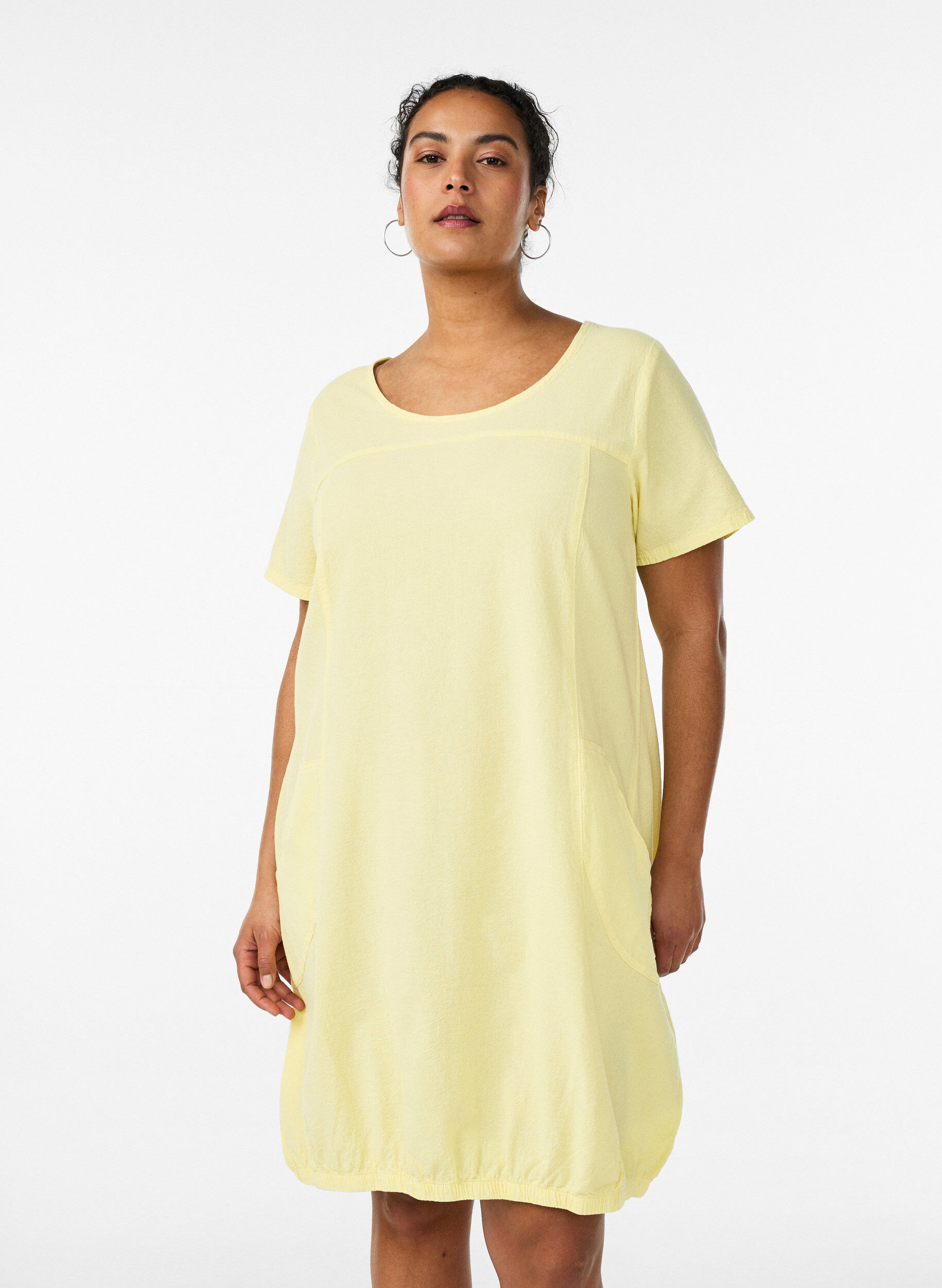 Kurzarm Kleid aus Baumwolle, Gelb, Model