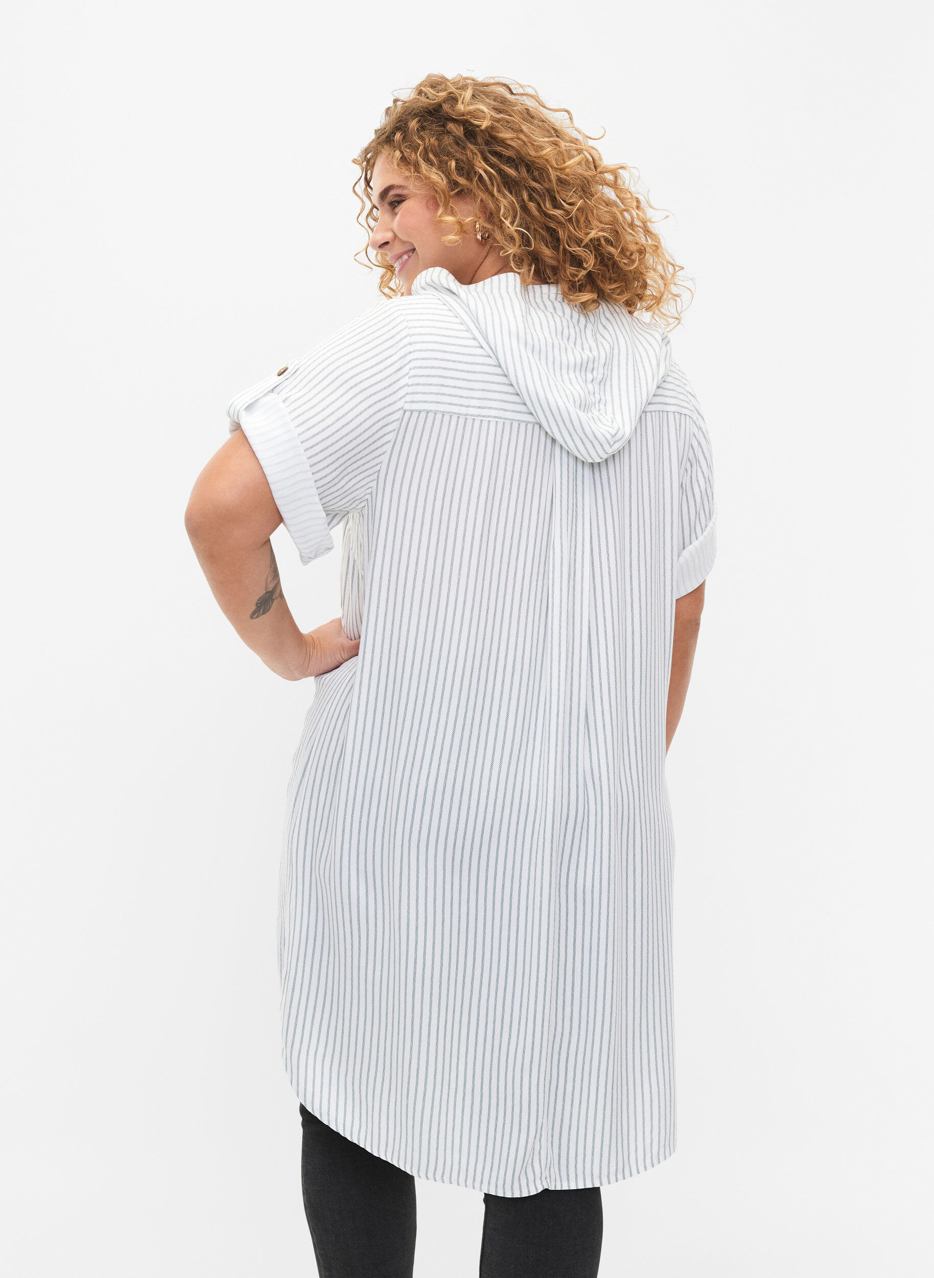 Zizzi Kurz&auml;rmelige Viskose-Tunika mit Kapuze, Chinois Green Stripe, Model image number 1