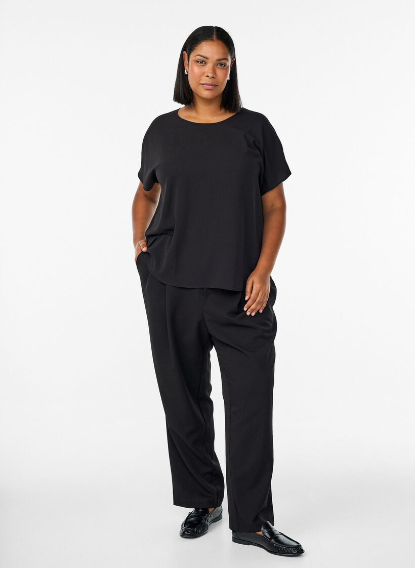 Bluse mit kurzen &Auml;rmeln und Rundhalsausschnitt, Schwarz, Model image number 1