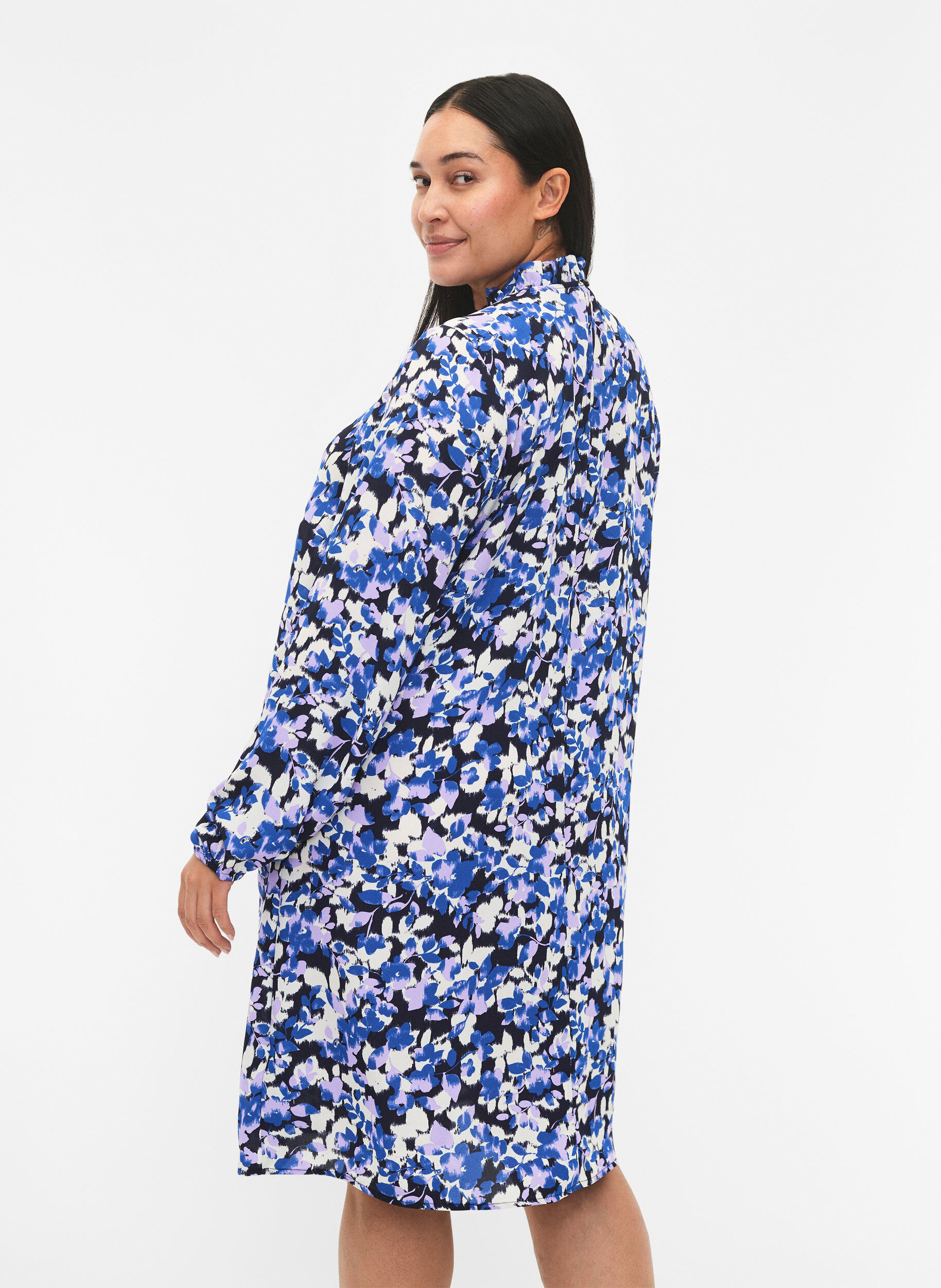 Zizzi FLASH - Robe &agrave; manches longues avec imprim&eacute; floral, Blue Purple Flower, Model image number 1