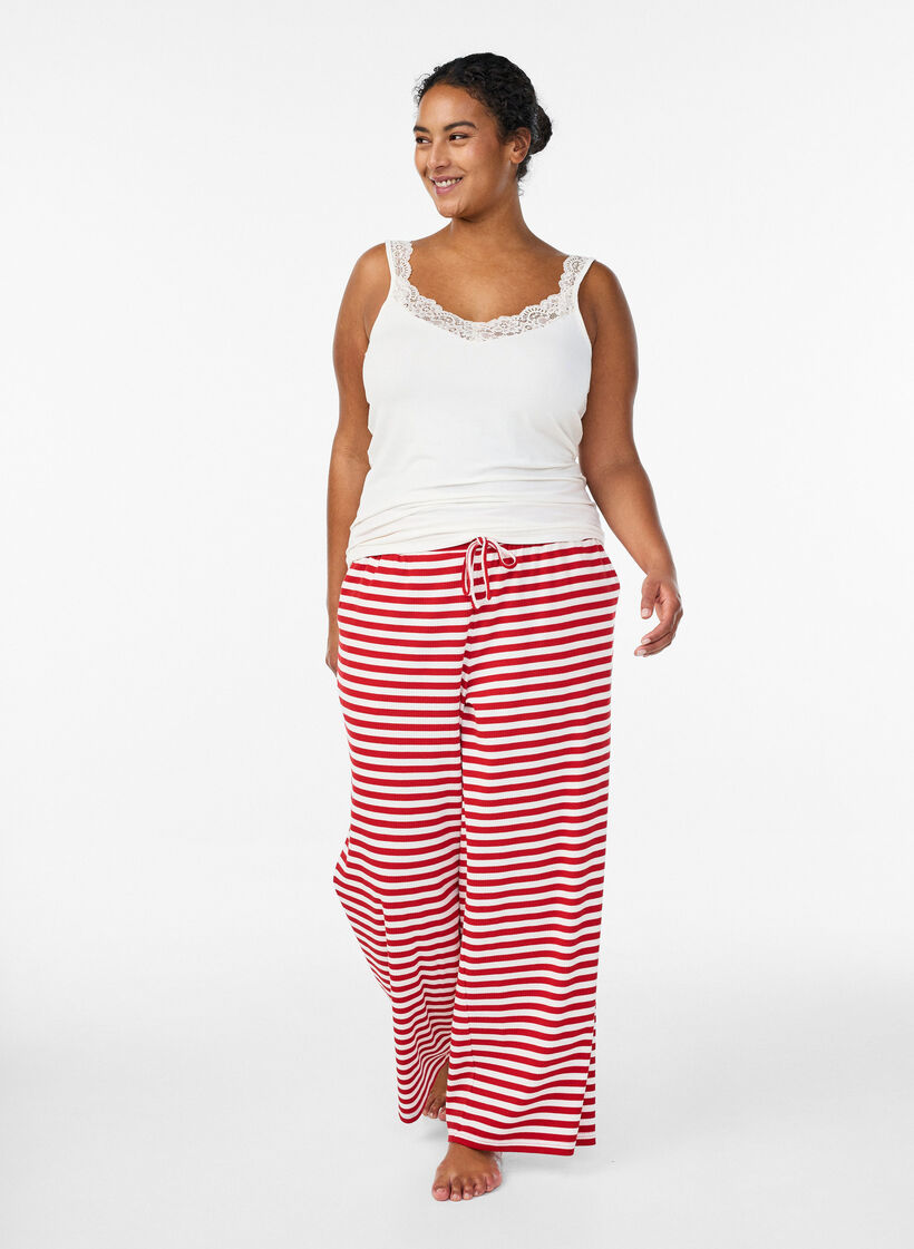 Top aus Viskose mit Spitze, Vanille, Model image number 1