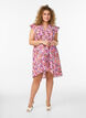 Robe fleurie en coton avec volants et col en V, Rose, Model image number 1