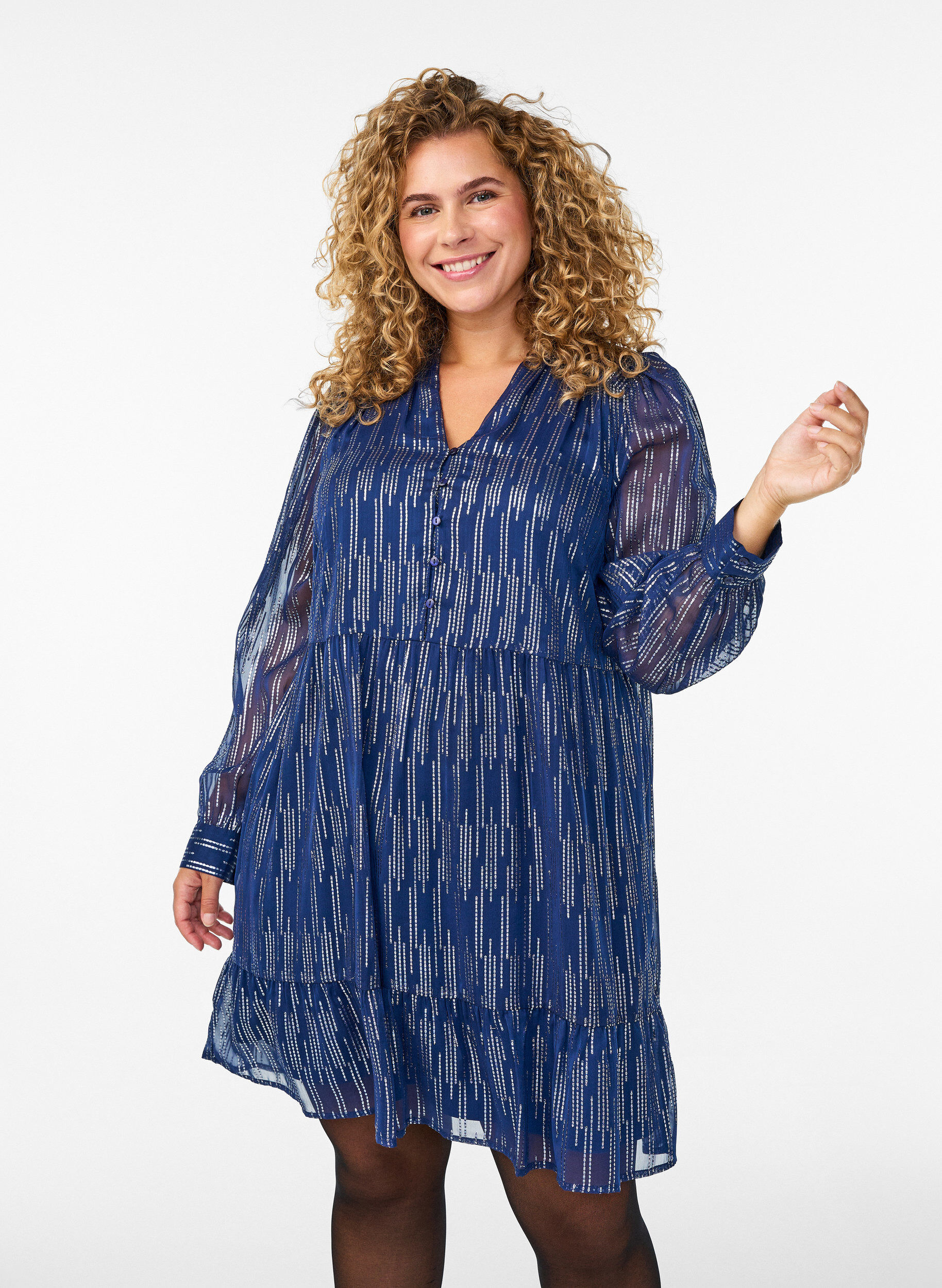 Kurzes Partykleid mit Glitzermuster, Blau, Model