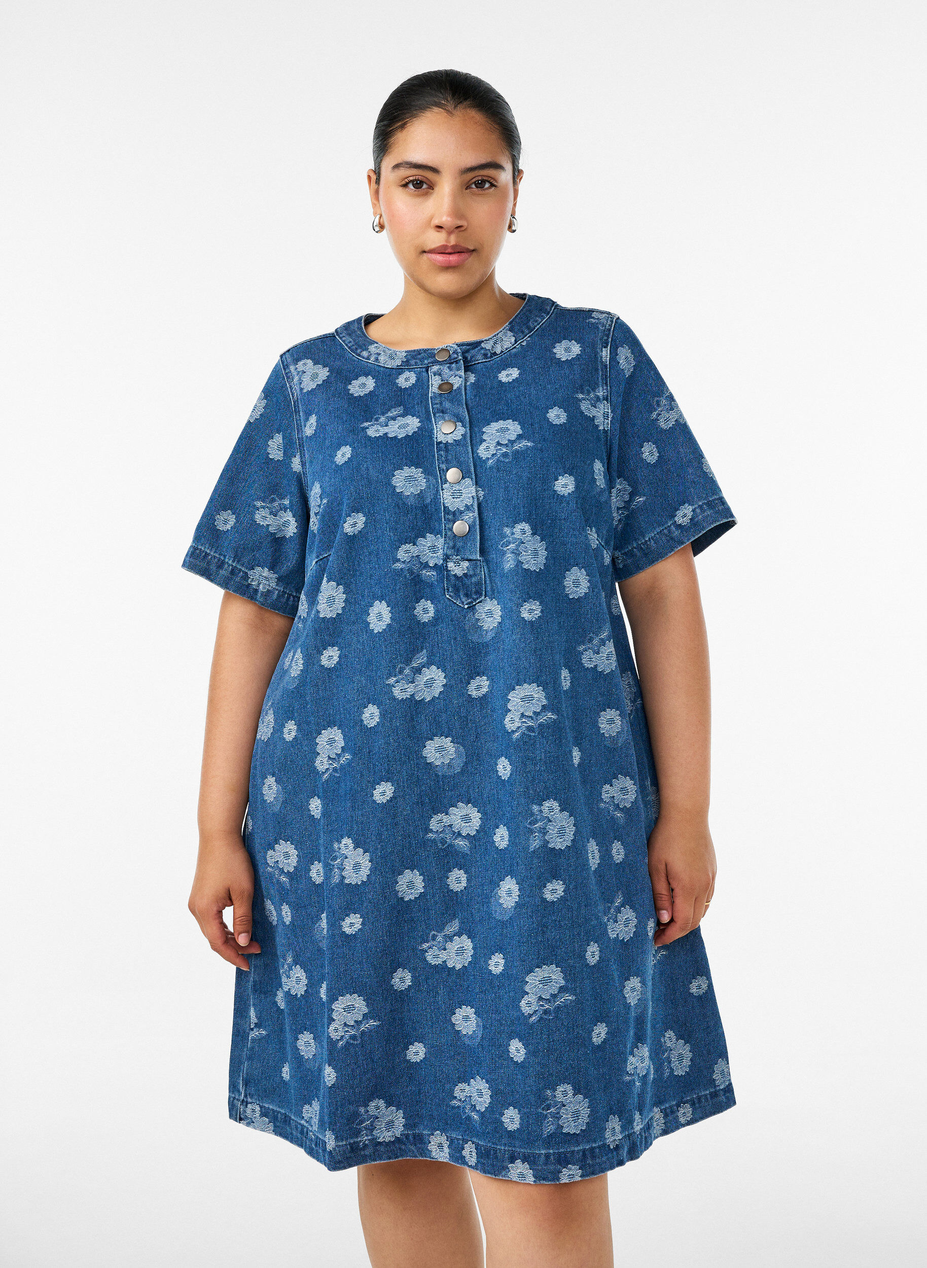 ZizziRobe en jean coupe &eacute;vas&eacute;e &agrave; motif floral, Bleu, Model image number 0