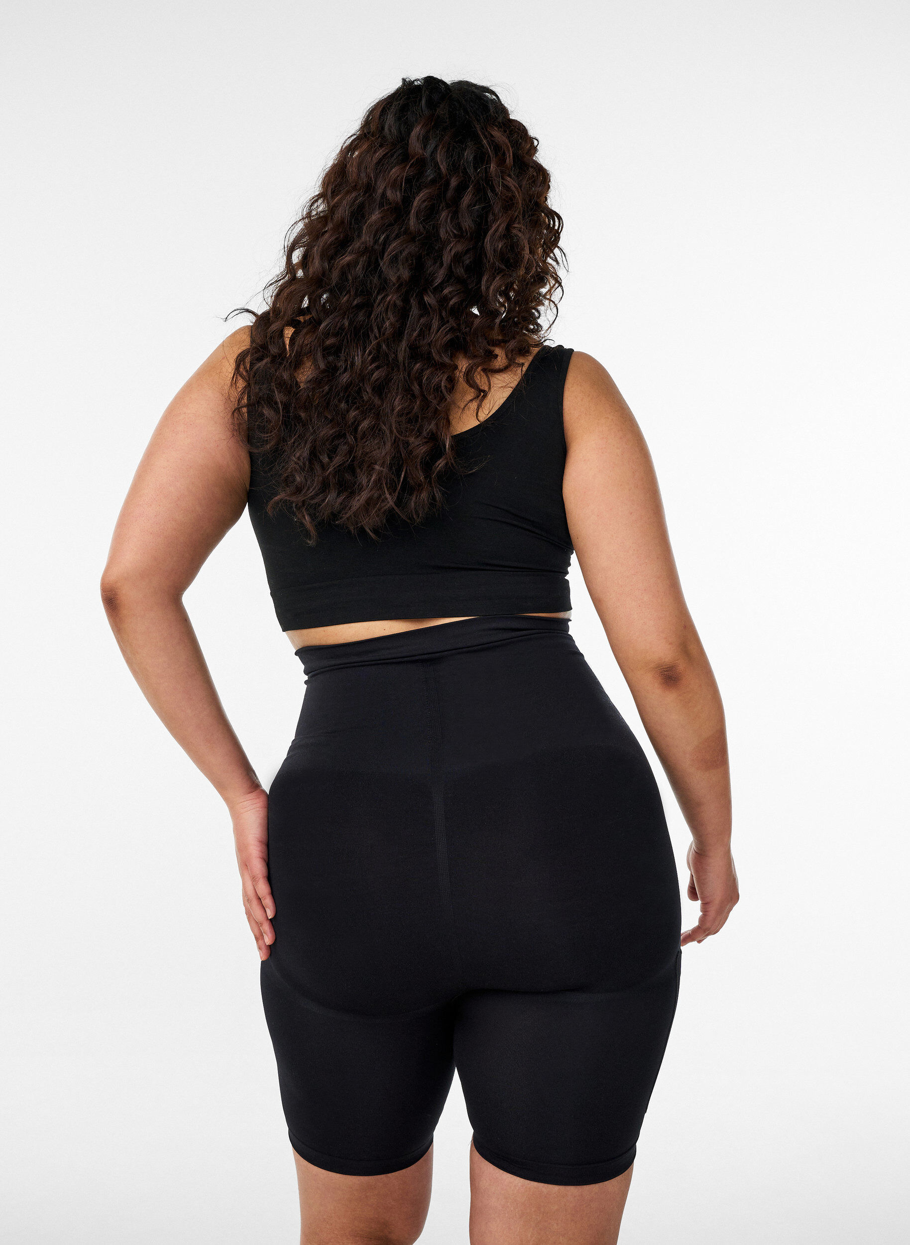 Zizzi Shapewear-Shorts mit mittlerem Halt und hoher Taille, Schwarz, Model image number 1