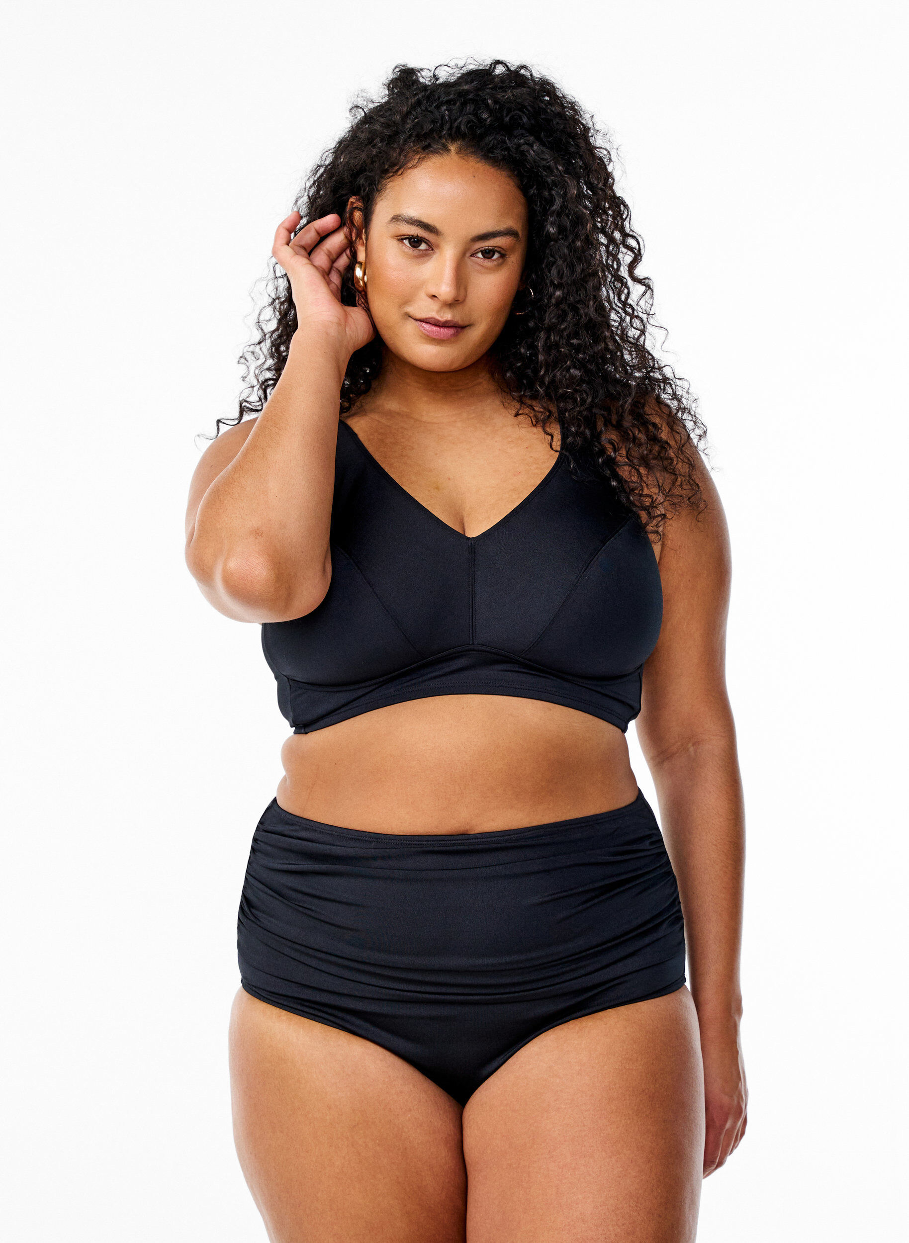 Zizzi Bikinioberteil mit voller Abdeckung, Schwarz, Model image number 1