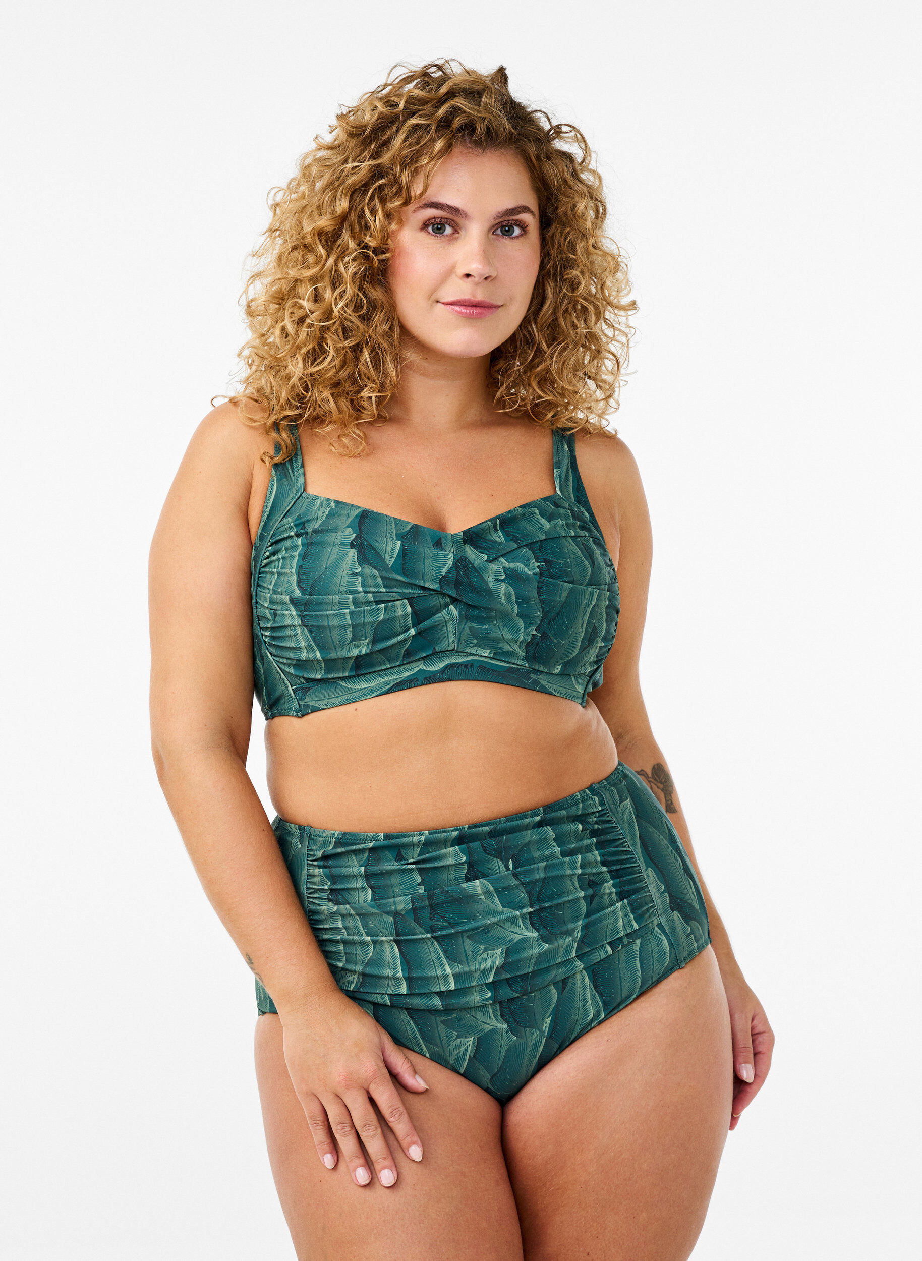 Zizzi Haut de bikini rembourr&eacute; et imprim&eacute;, Vert, Model image number 1