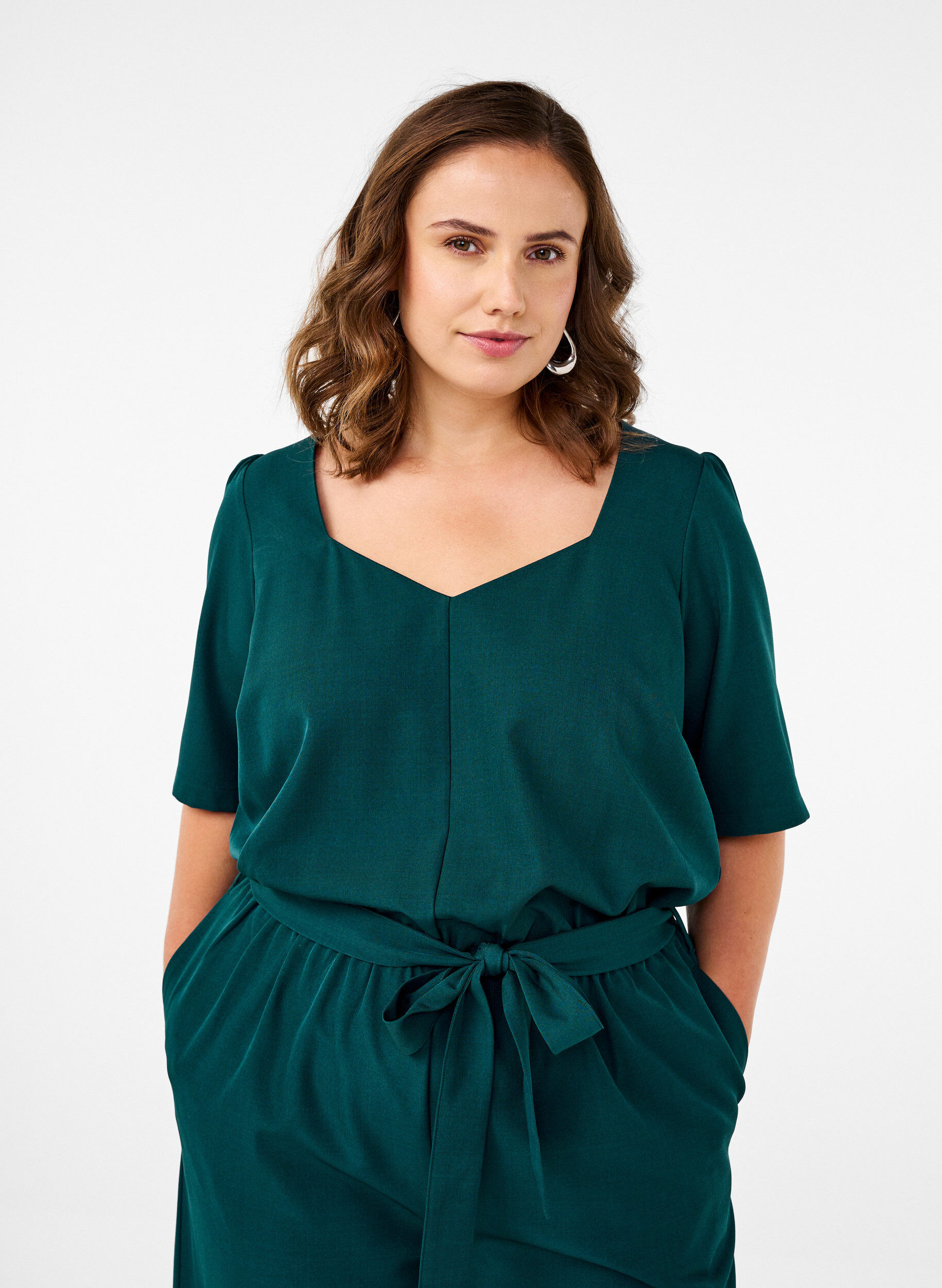 Zizzi Combinaison avec ceinture et manches courtes, Sea Moss Melange, Model image number 2